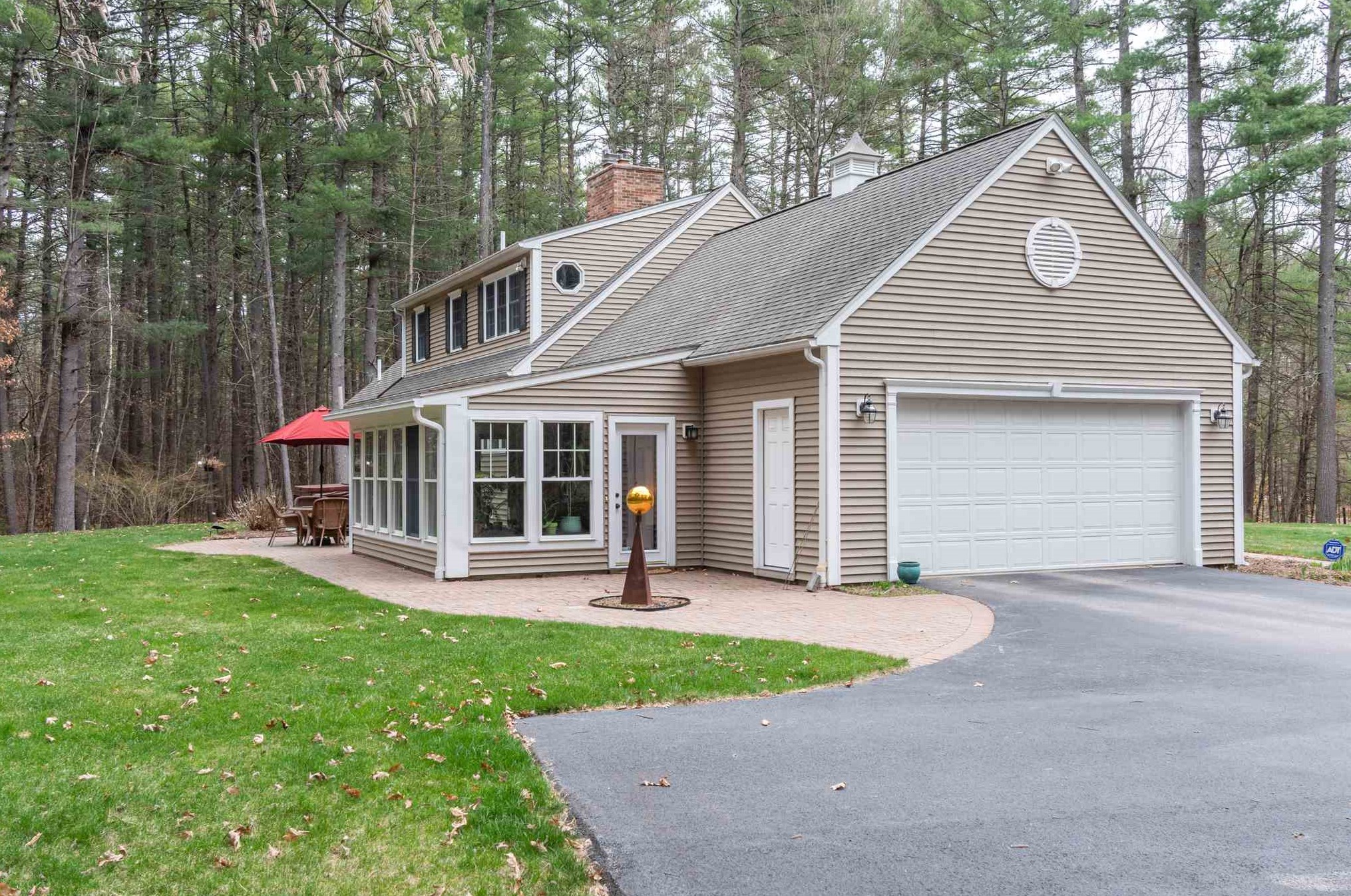 33 Sumner Ln, Hollis, NH 03049