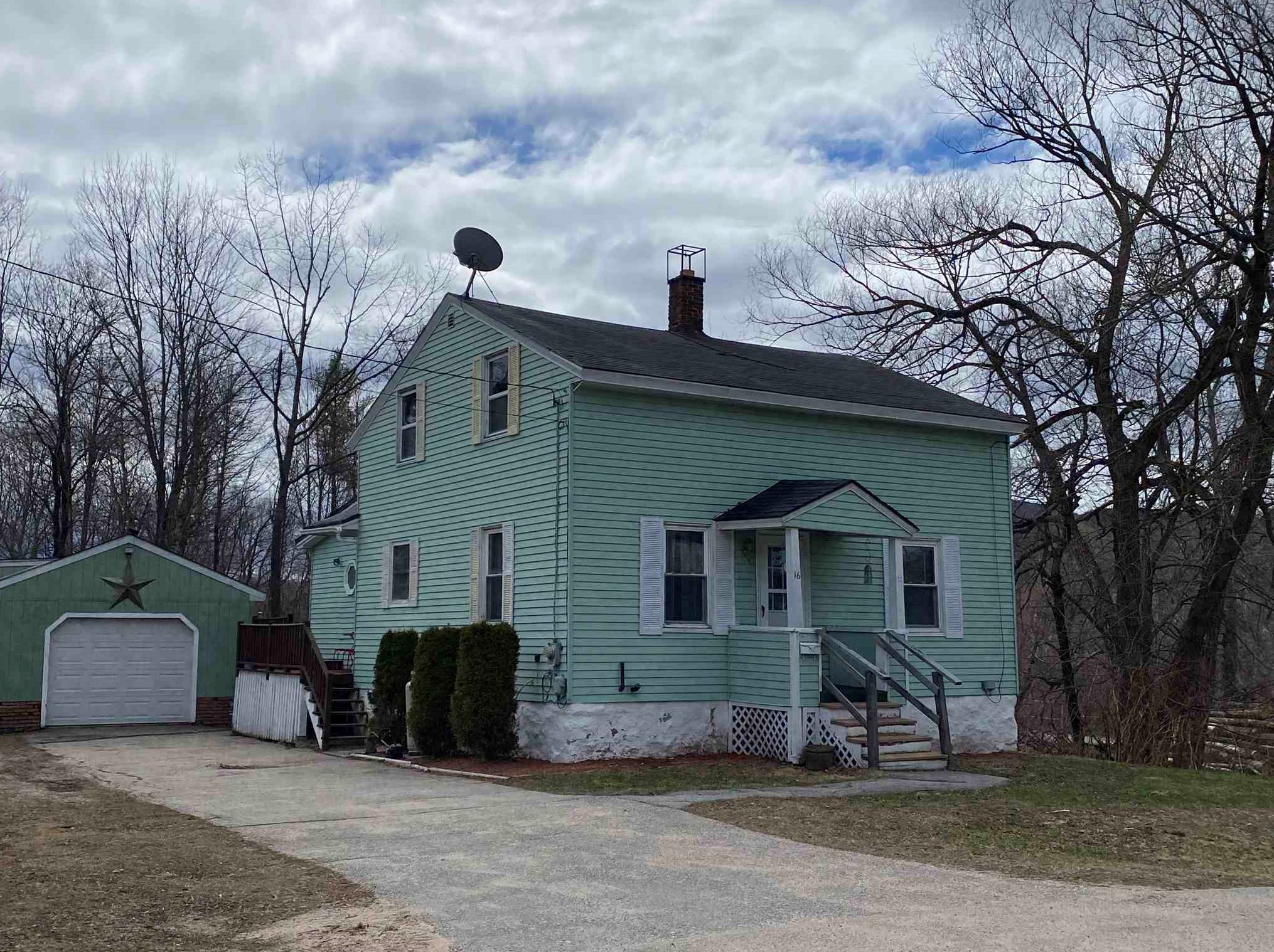 16 Turcotte St, Berlin, NH 03570