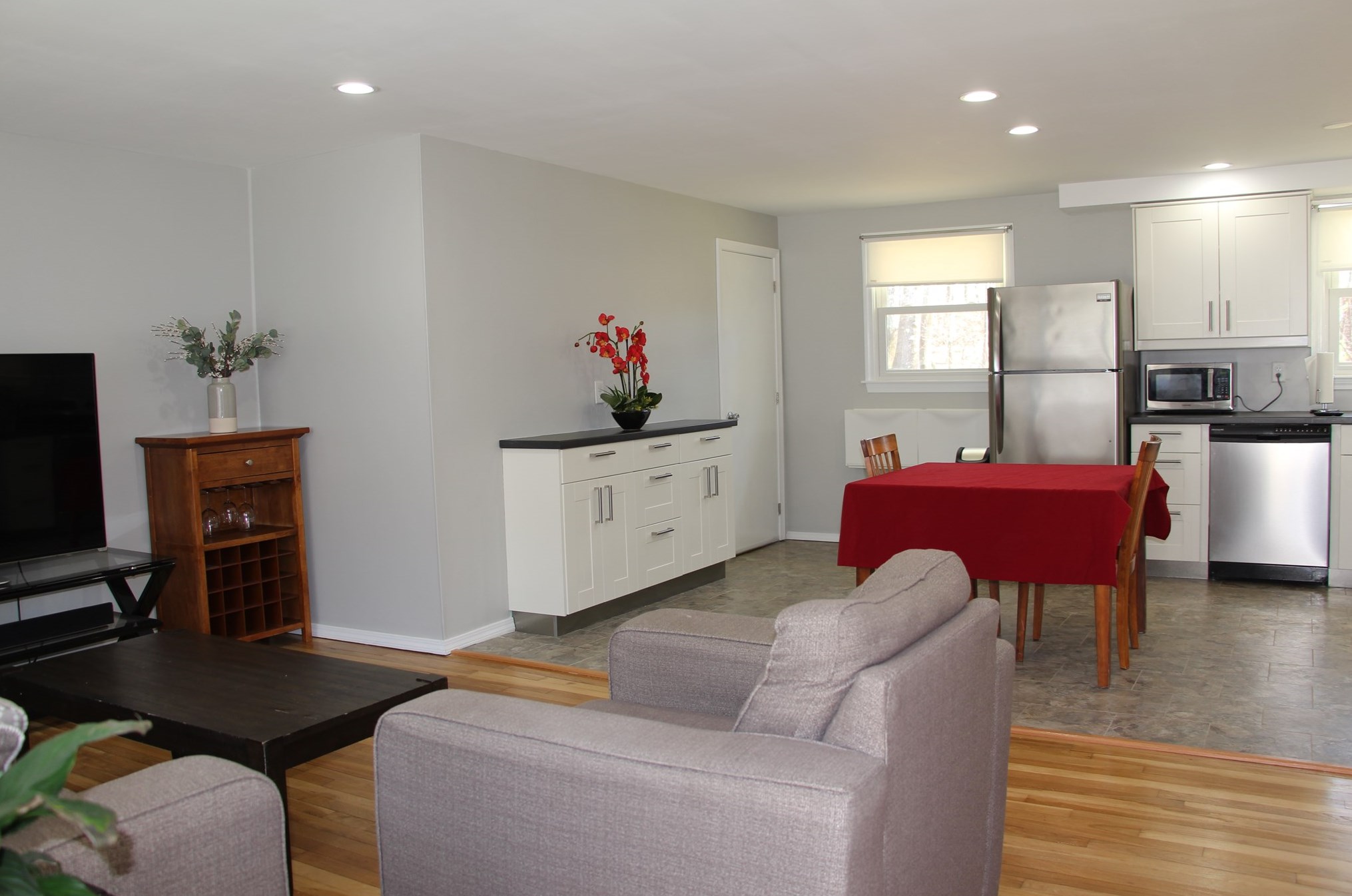 42 Country Club Ln, Merrimack NH  03054-2627 exterior