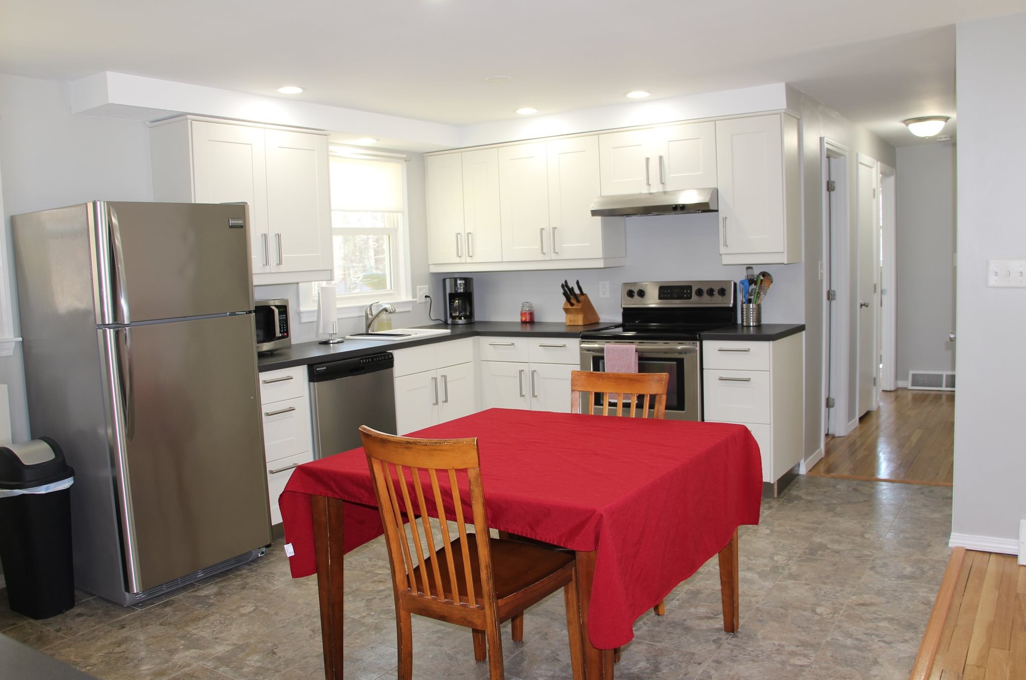 42 Country Club Ln, Merrimack NH  03054-2627 exterior