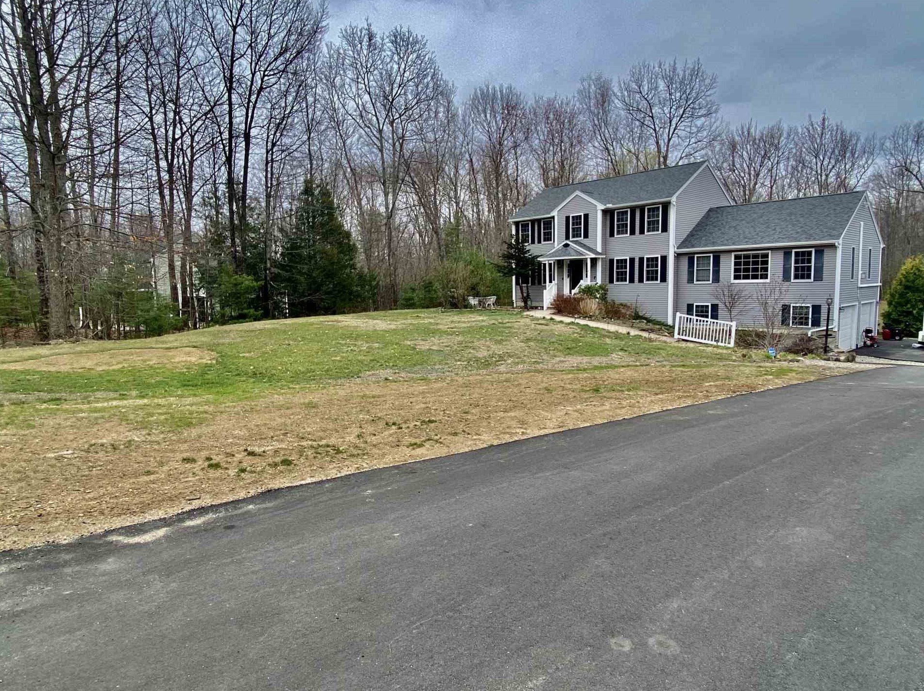66 Gristmill Rd, Fremont, NH 03044