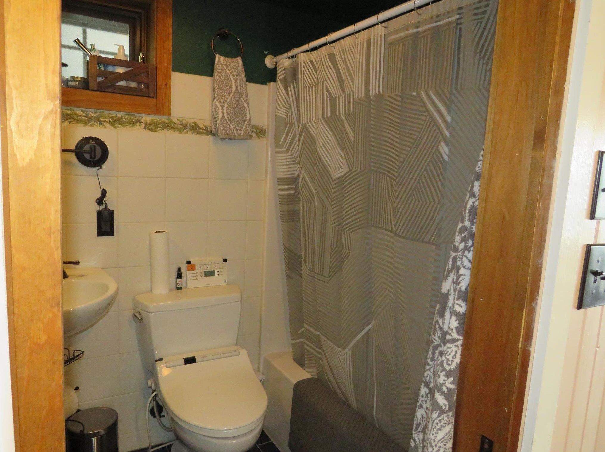 988 Shore Rd, Bridgewater NH  03222-3660 exterior