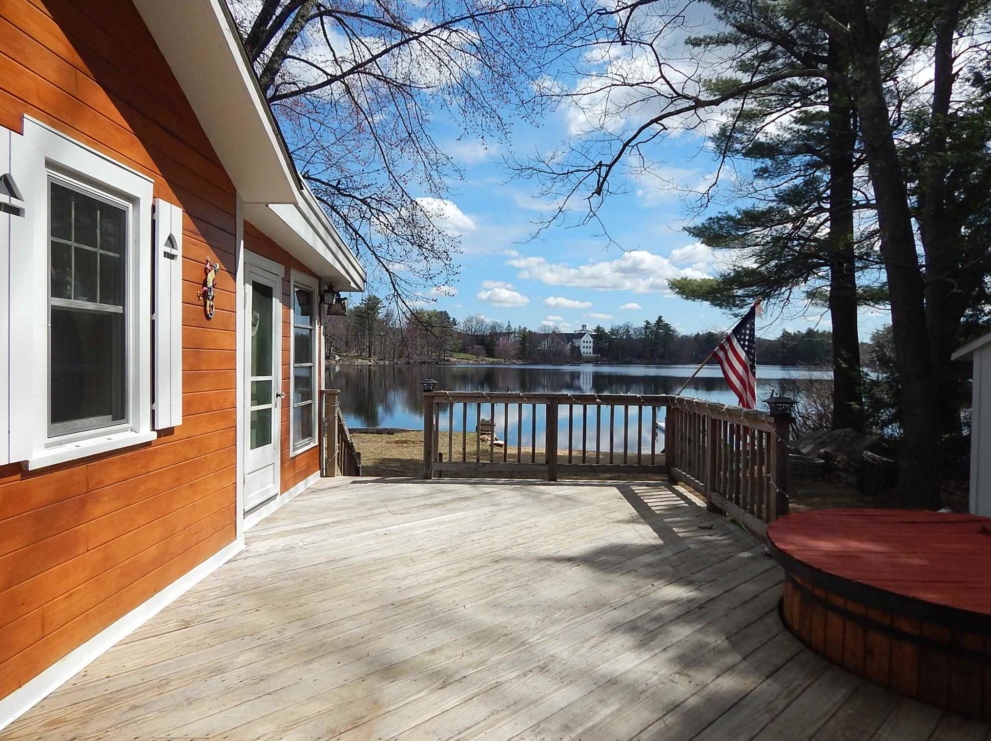 100 Shore Dr, Northwood, NH 03261