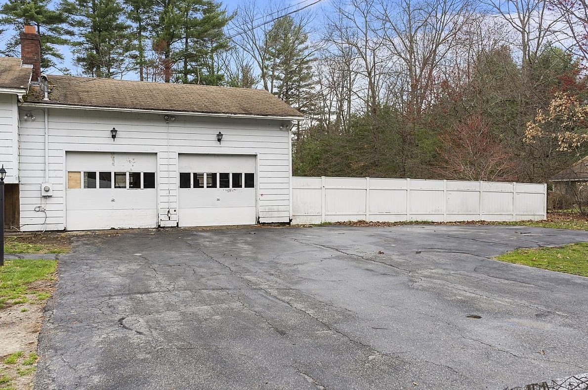 25 Balcom Rd, Pelham, NH 03076