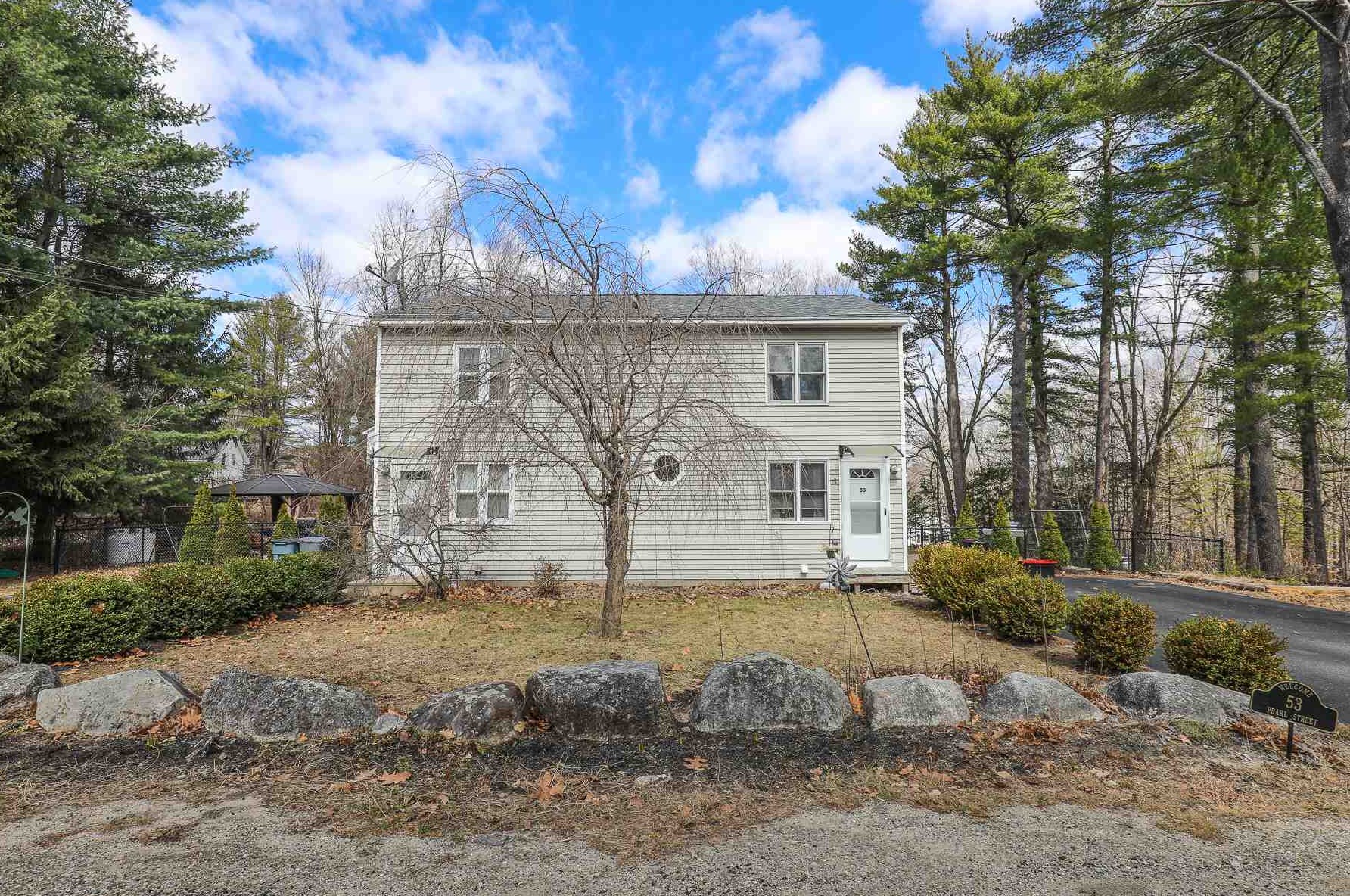 47-53 Pearl St, Henniker, NH 03242