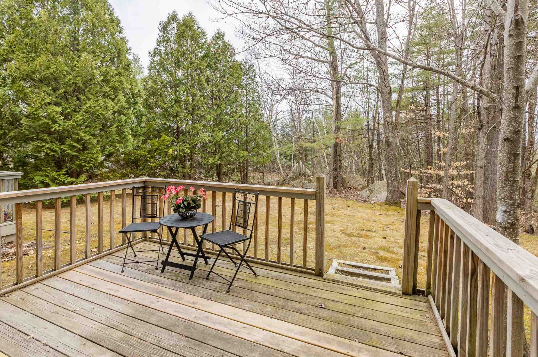 40 Wolf Rd, Lebanon NH  03766-1943 exterior