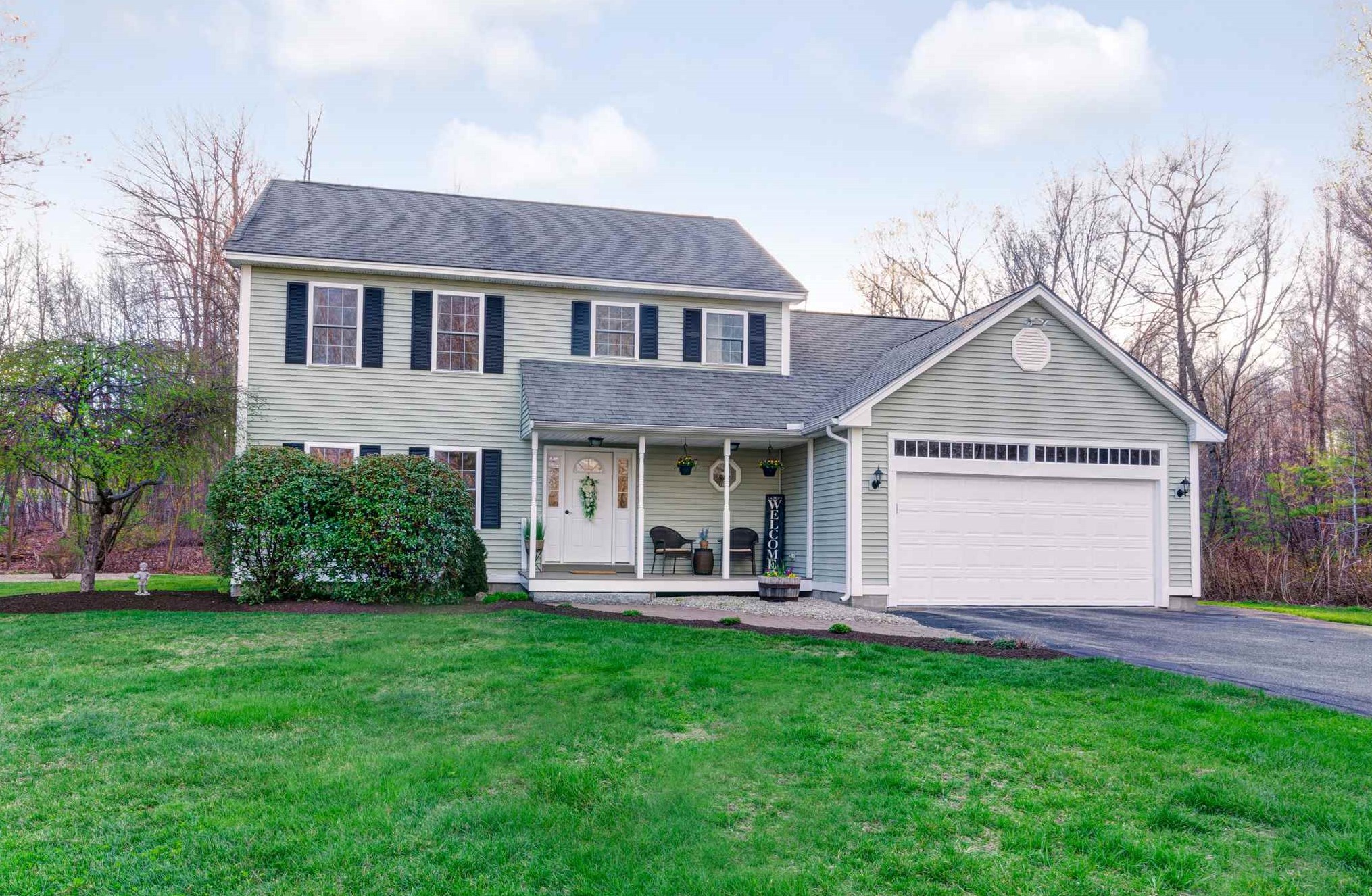 97 Chelsea Ct, Henniker, NH 03242