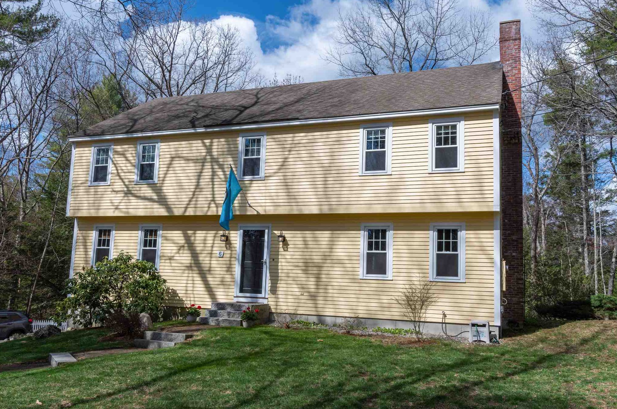 6 Greenbriar Ln, Amherst, NH 03031