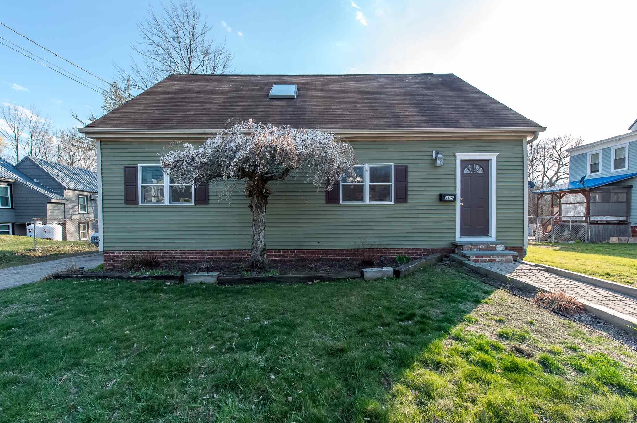 109 Pickering Rd, Rochester, NH 03839-4604