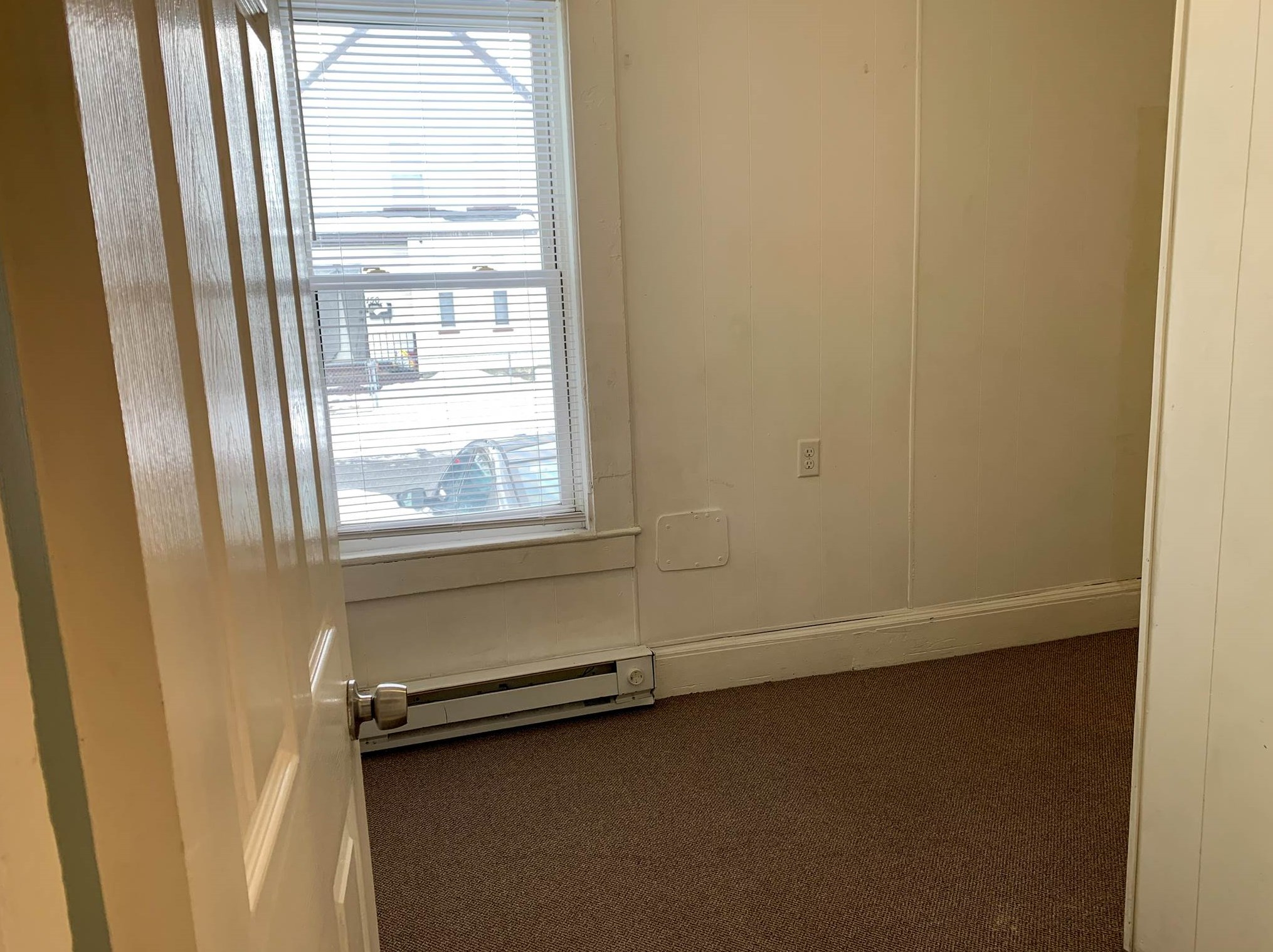 35 Boynton St, Lowell MA 01850-1216 exterior