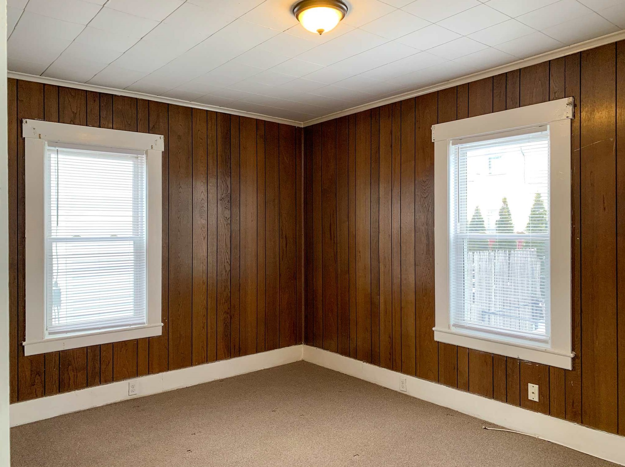 35 Boynton St, Lowell MA 01850-1216 exterior