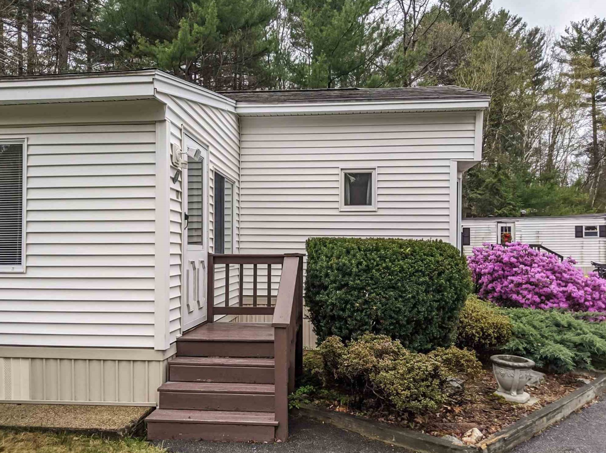7 Bangor St, Nashua, NH 03063