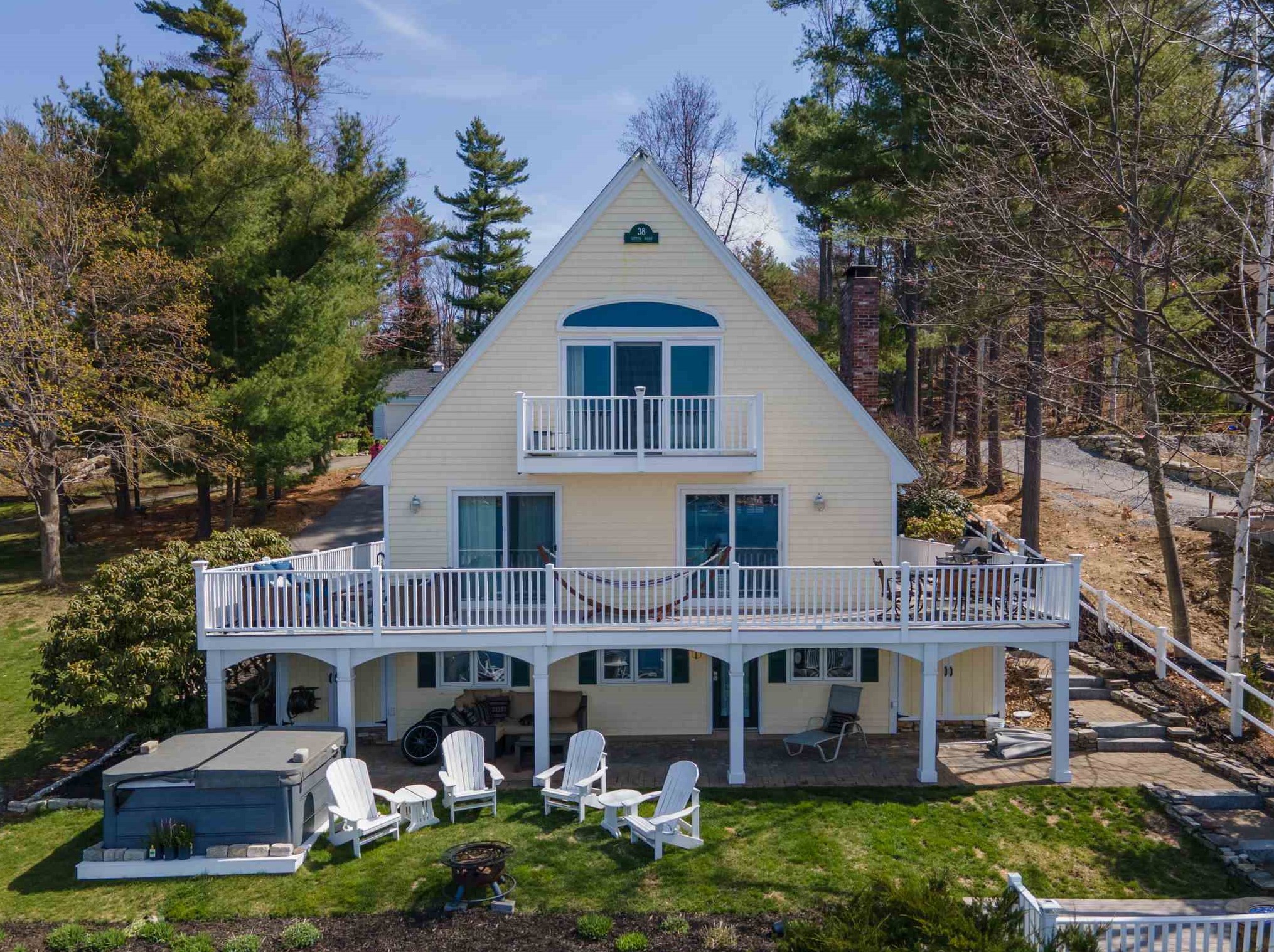 38 Varney Point Rd Left, Laconia, NH 03249