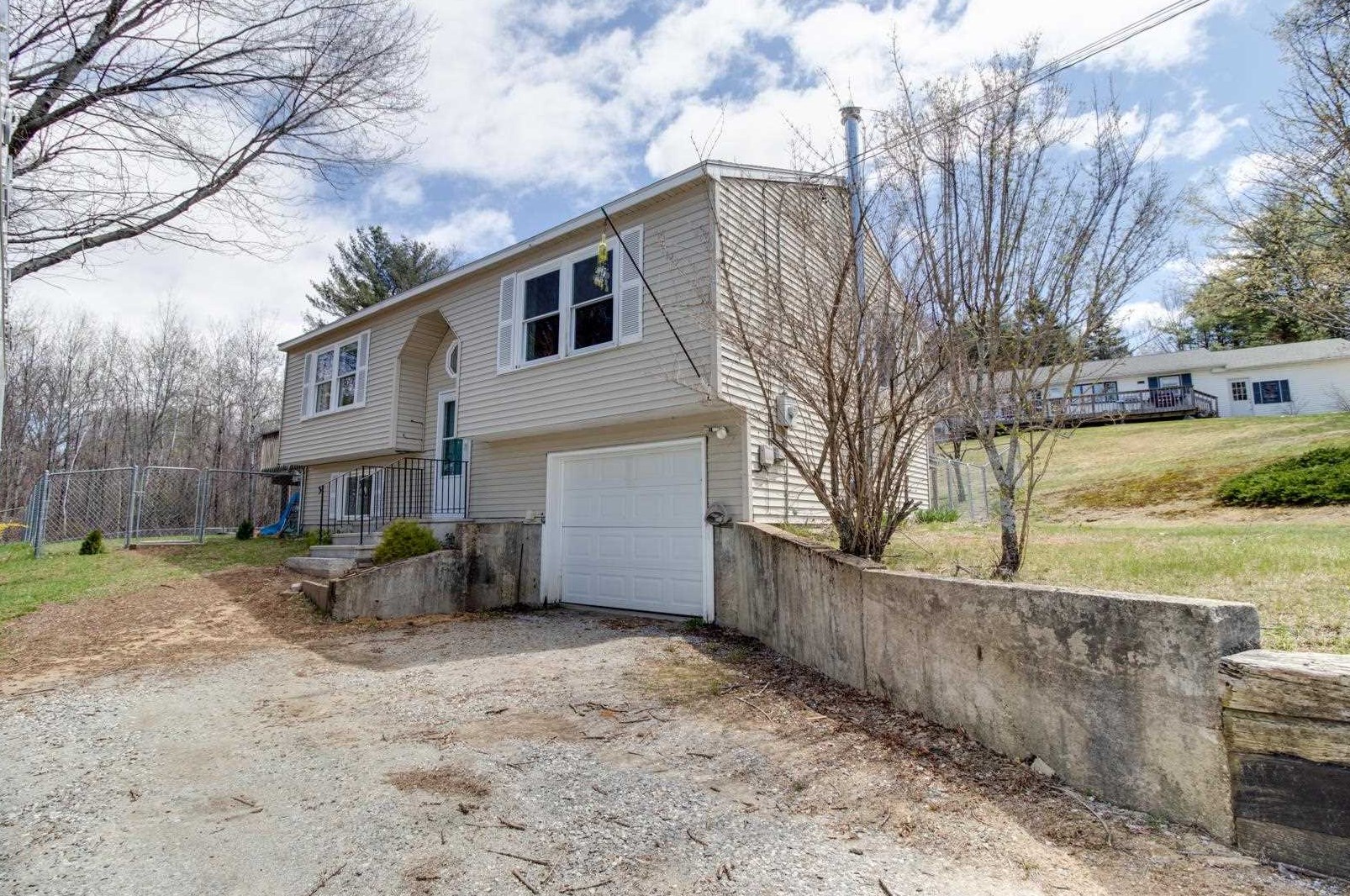 15 Westview Dr, Belmont, NH 03220