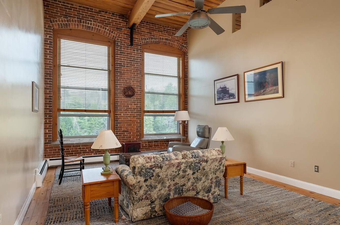 125 Main St #55, Newmarket, NH 03857