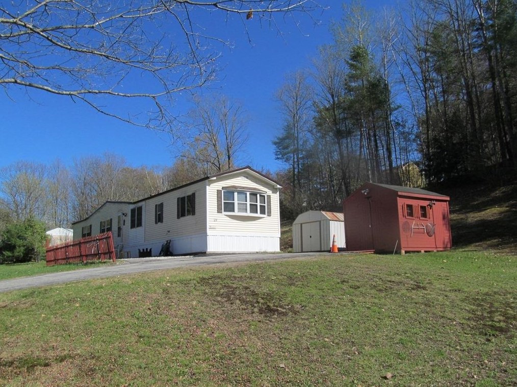 29 Stewart, Unity, NH 03743