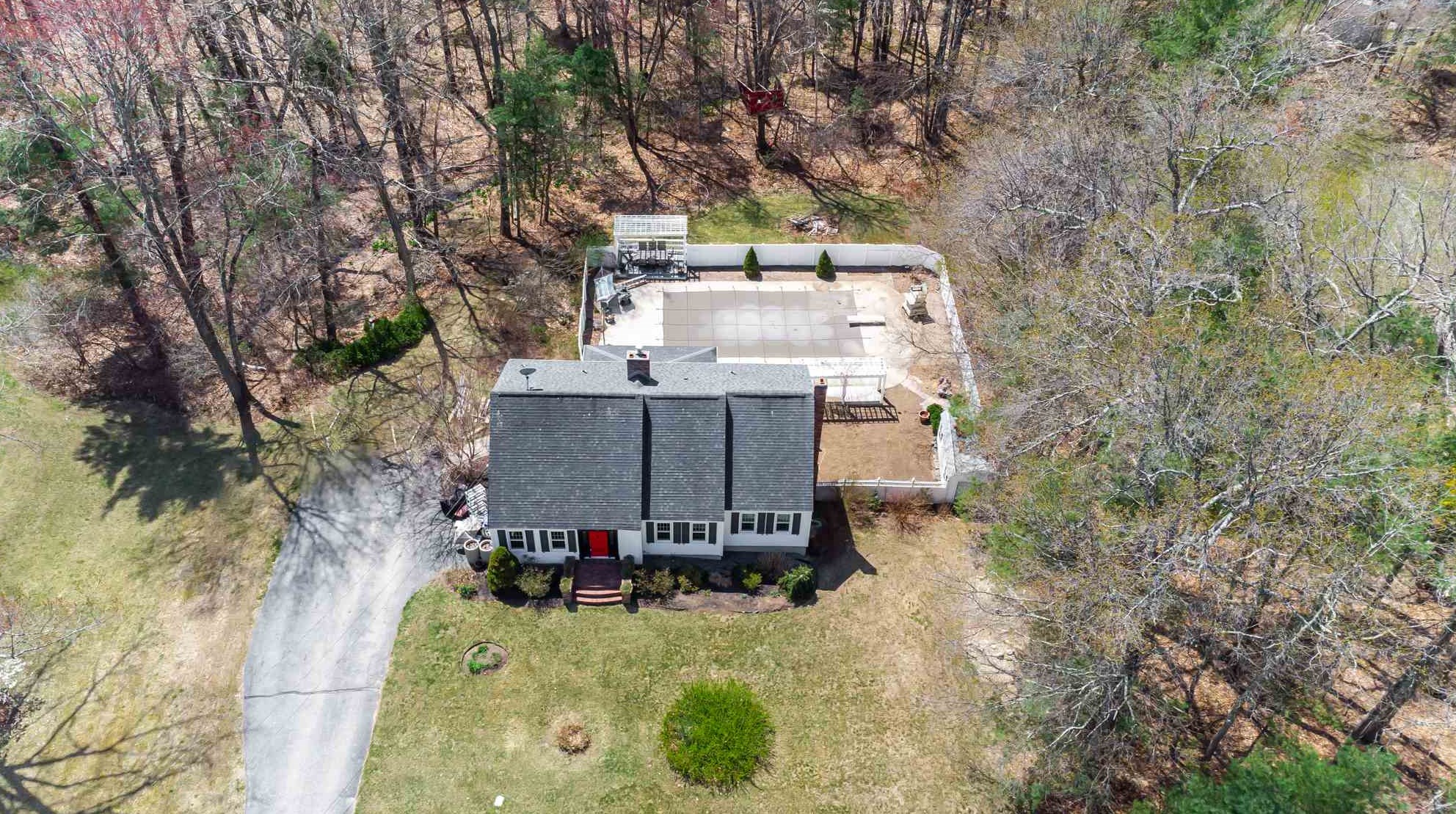 19 Winslow Farm Rd, Hudson, NH 03051-5331
