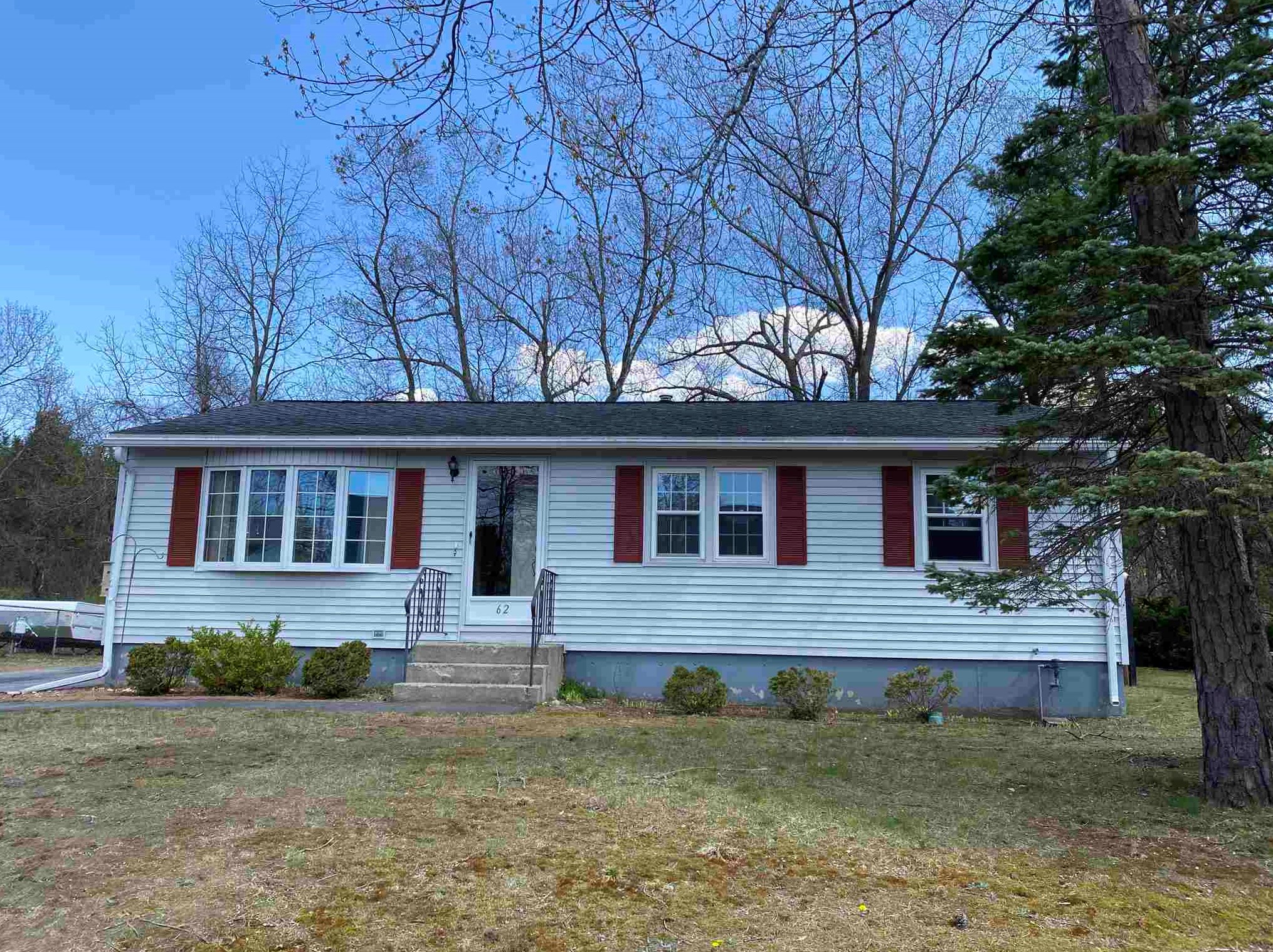 62 Elgin St, Nashua, NH 03060