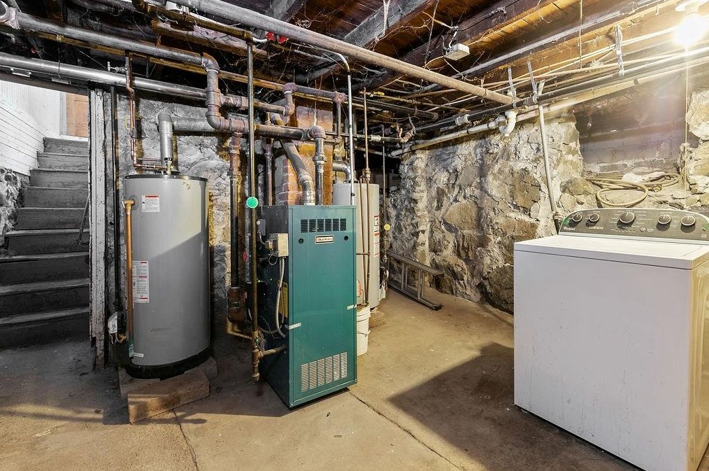 38 Jackson St, Lynn MA 01902-1702 exterior