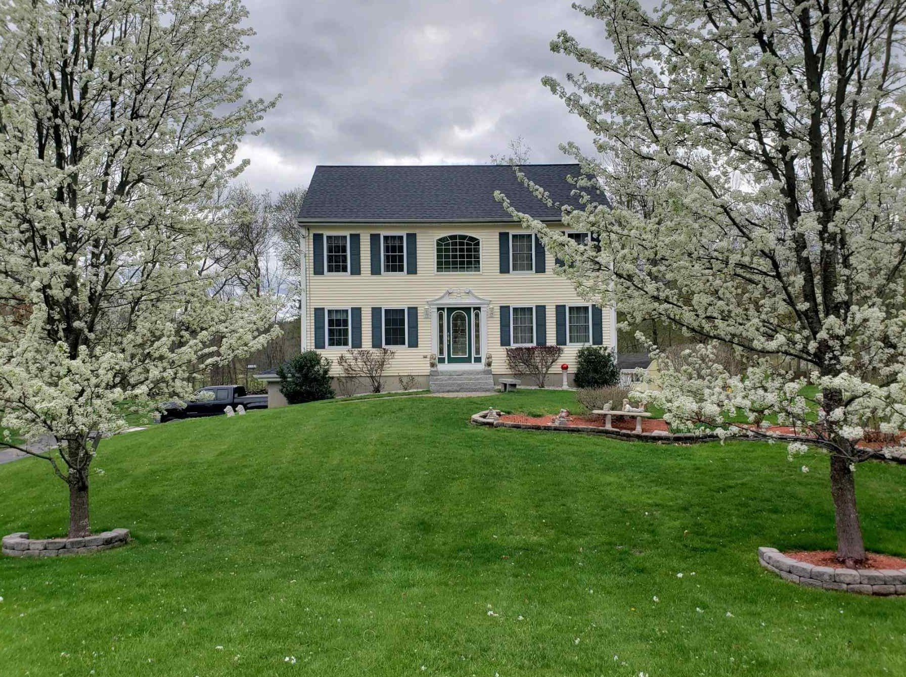 5 Ginaco Rd, Epping, NH 03042-1612