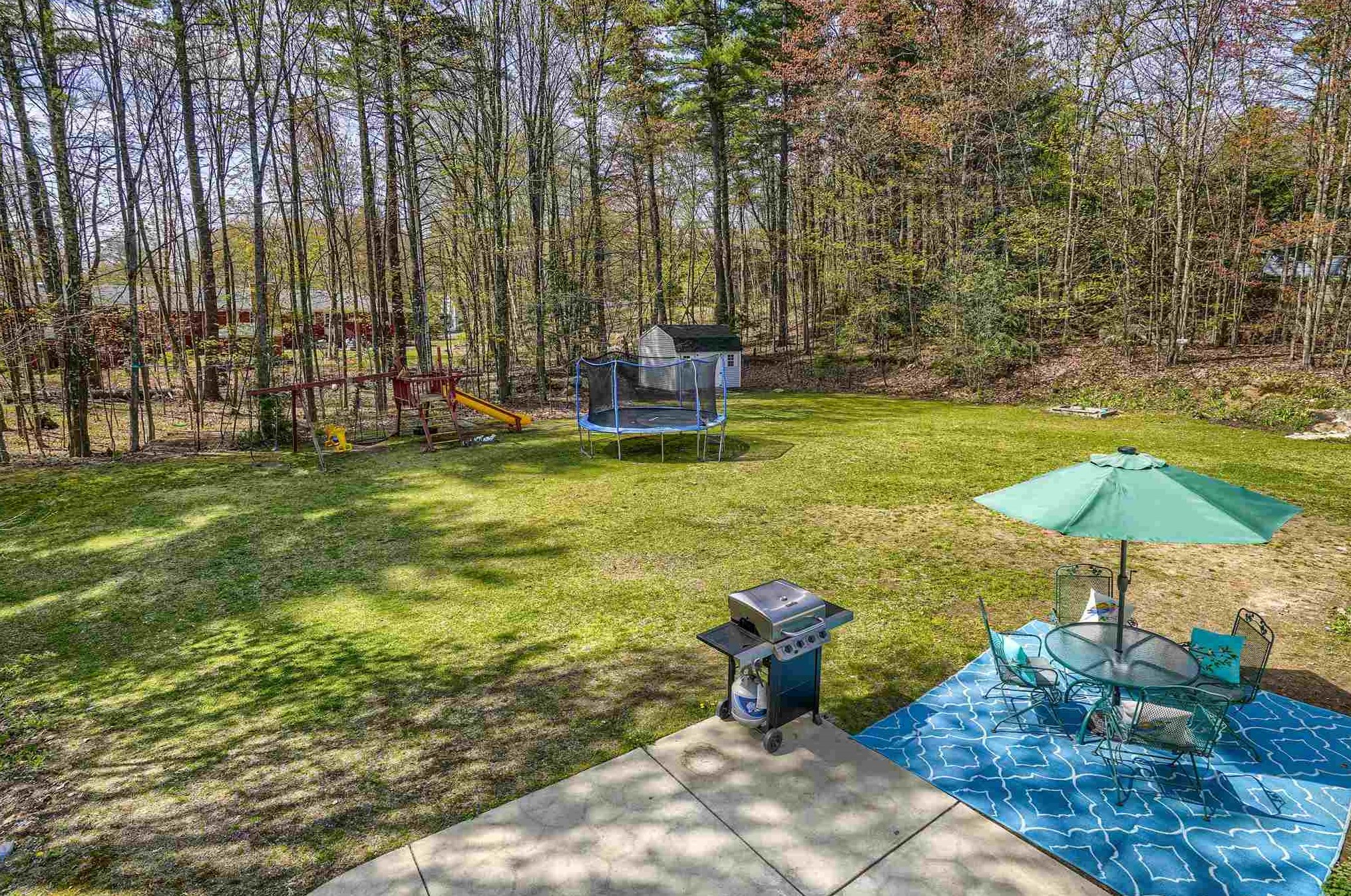 30 Timberlane Dr, Manchester, NH 03110-5740