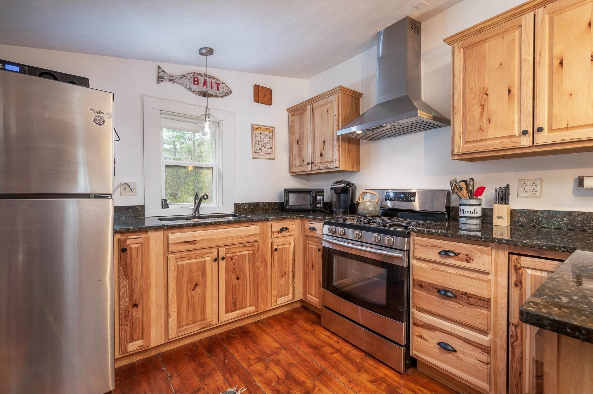 11 Brookview Rd, Hales Location, NH 03860