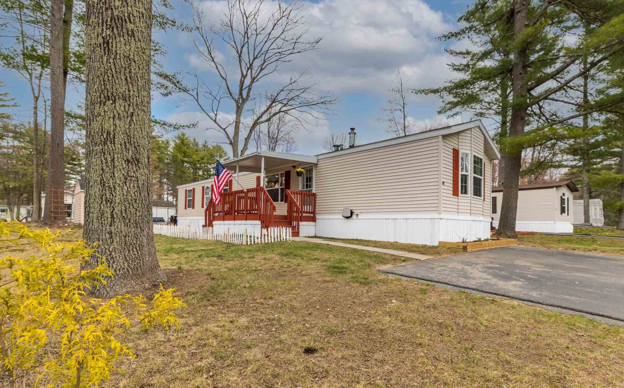 99 Colonial Village, Somersworth, NH 03878