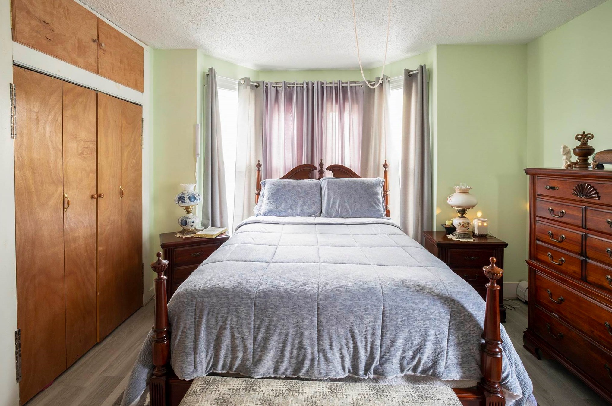 343 Auburn St, Manchester NH 03103-4805 exterior