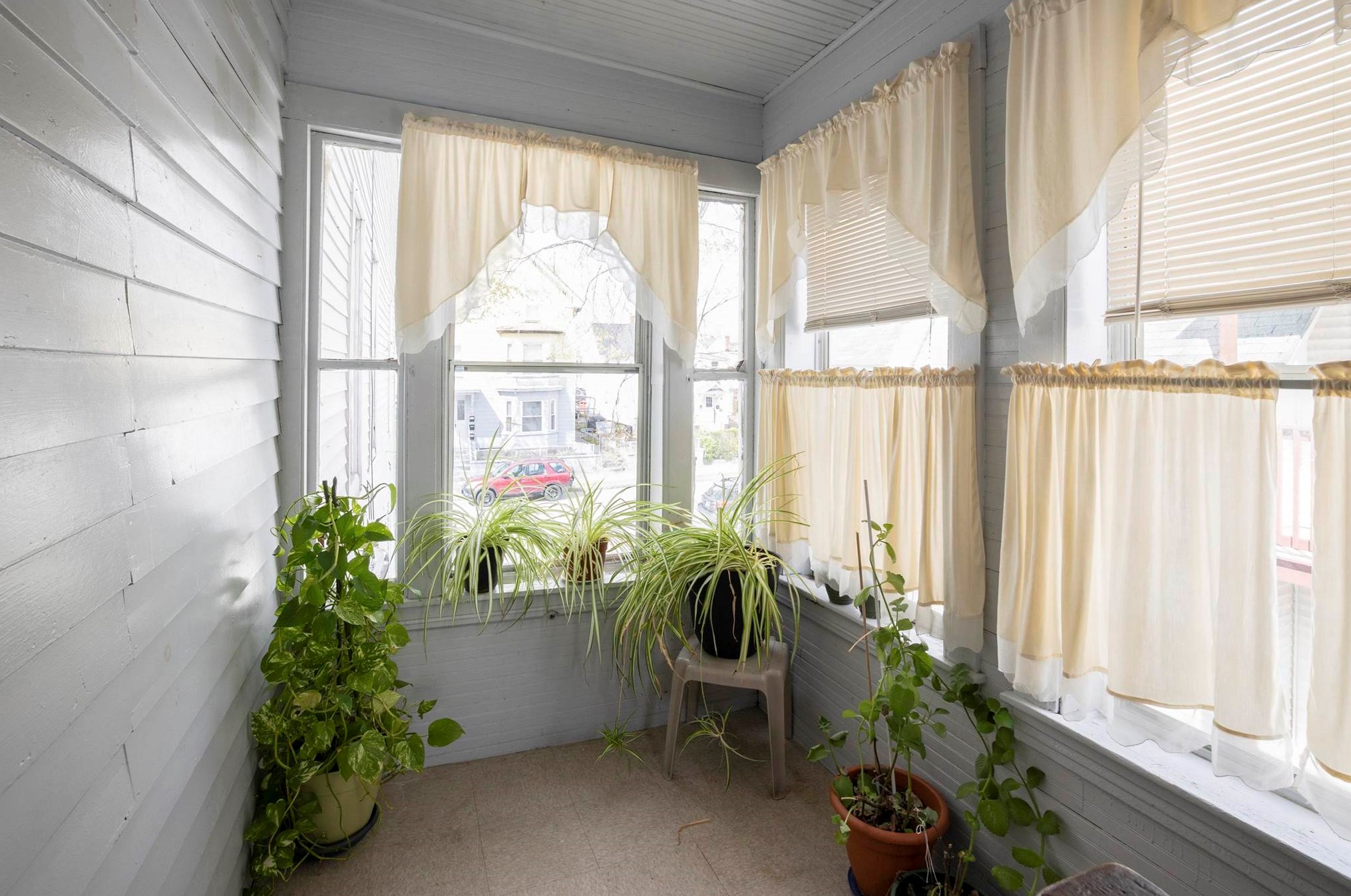 343 Auburn St, Manchester NH 03103-4805 exterior