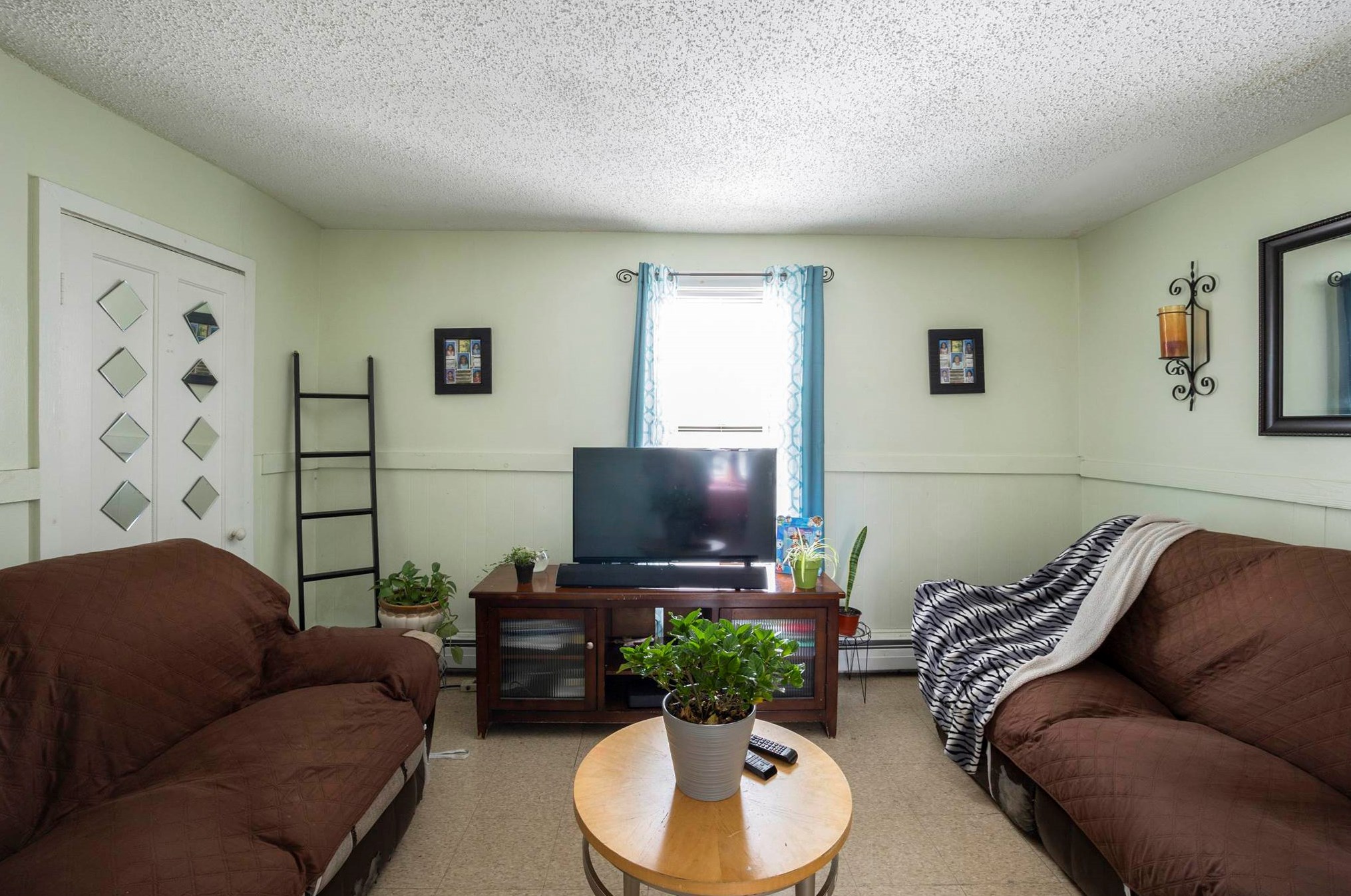 343 Auburn St, Manchester NH 03103-4805 exterior