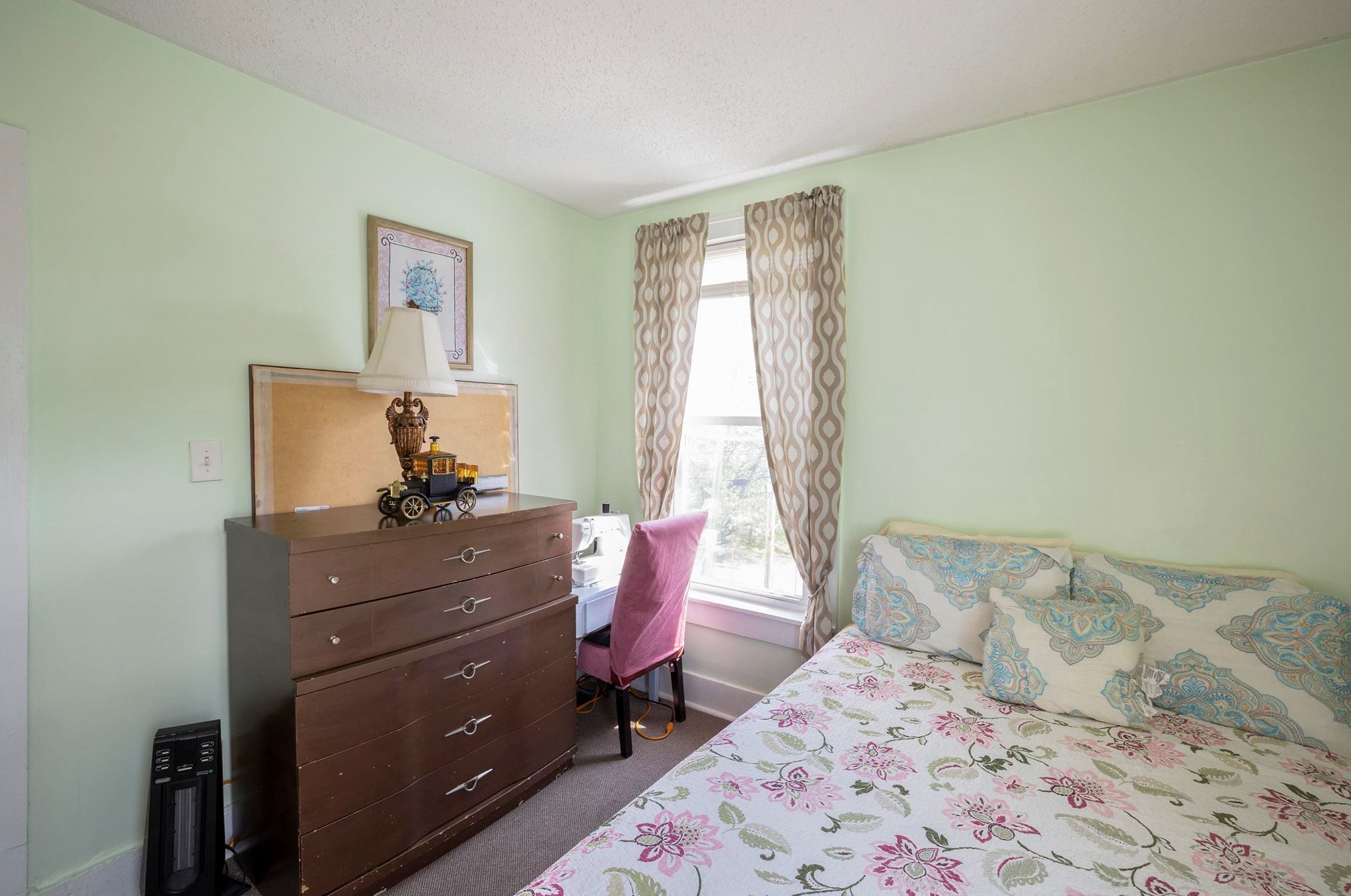 343 Auburn St, Manchester NH 03103-4805 exterior