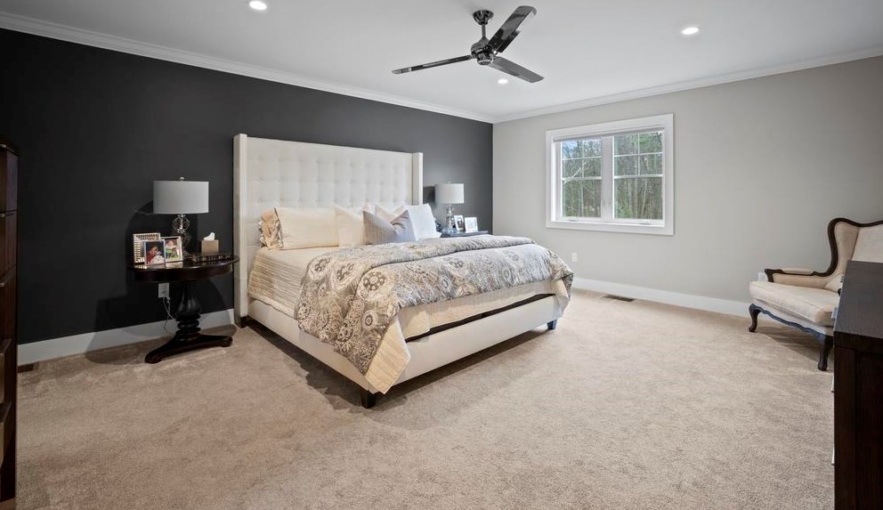 4 Heath Dr, Newfields NH  03856-4400 exterior