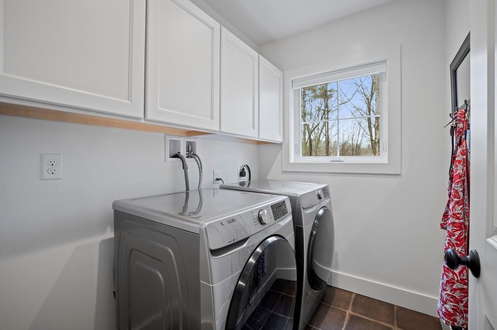 4 Heath Dr, Newfields NH  03856-4400 exterior