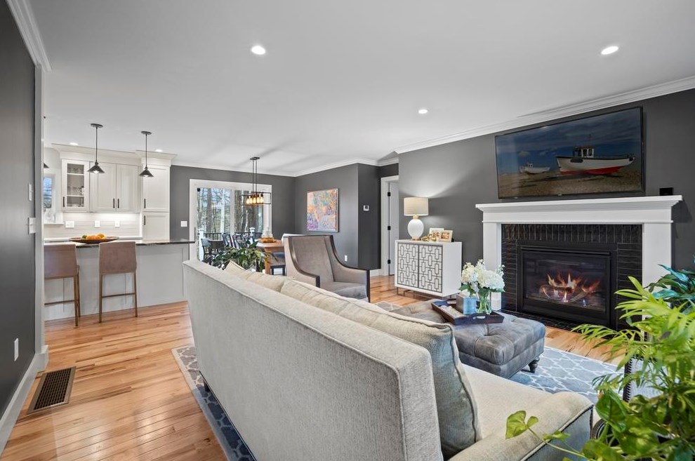 4 Heath Dr, Newfields NH  03856-4400 exterior