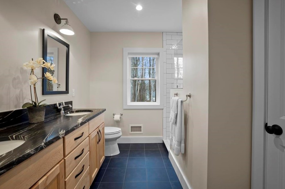 4 Heath Dr, Newfields NH  03856-4400 exterior