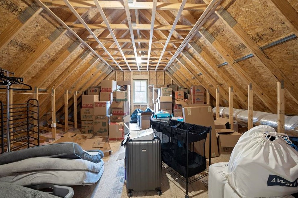 4 Heath Dr, Newfields NH  03856-4400 exterior