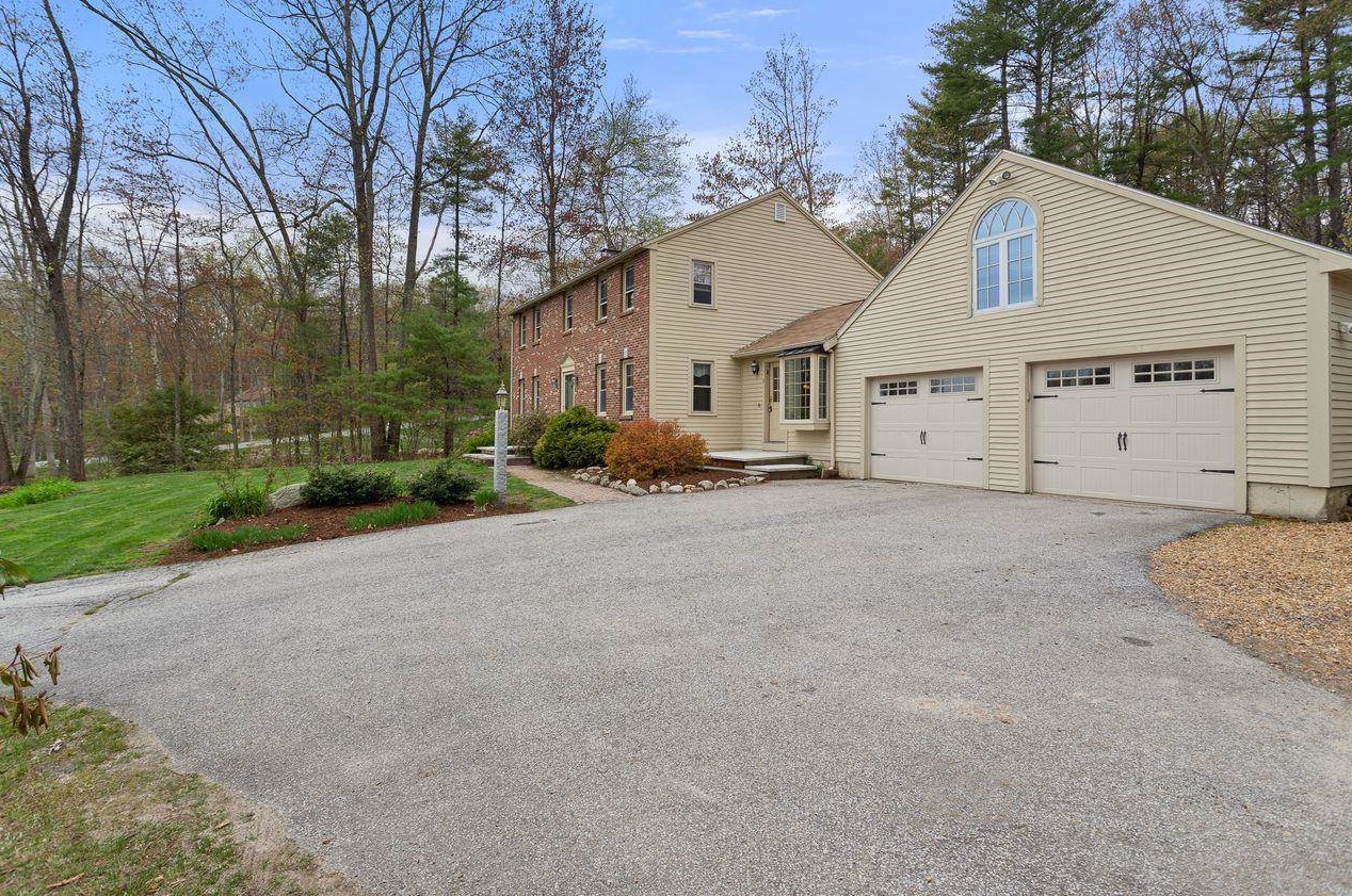 5 Olde English Rd, Manchester, NH 03110-5620
