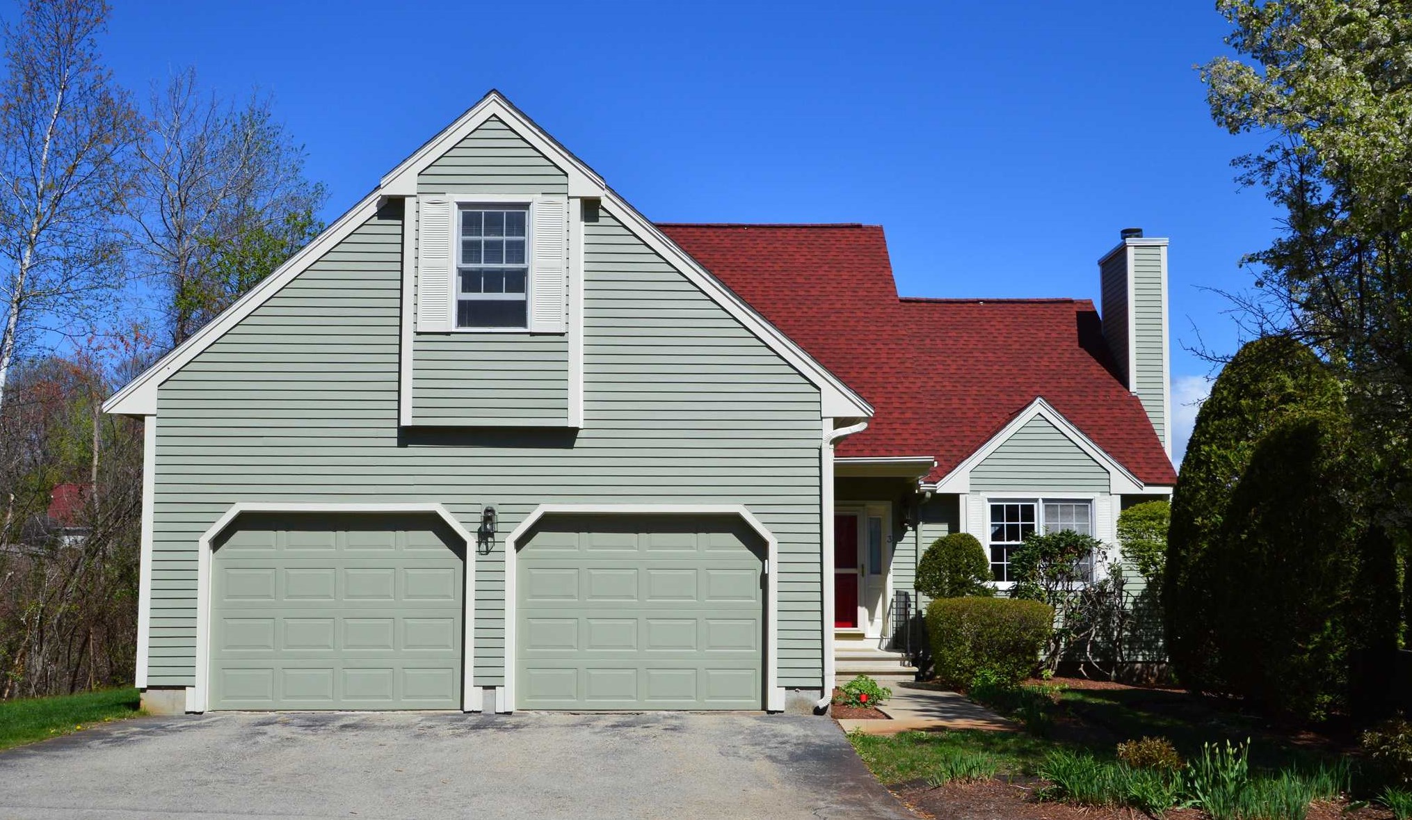 3 Honeysuckle Ct, Nashua, NH 03063