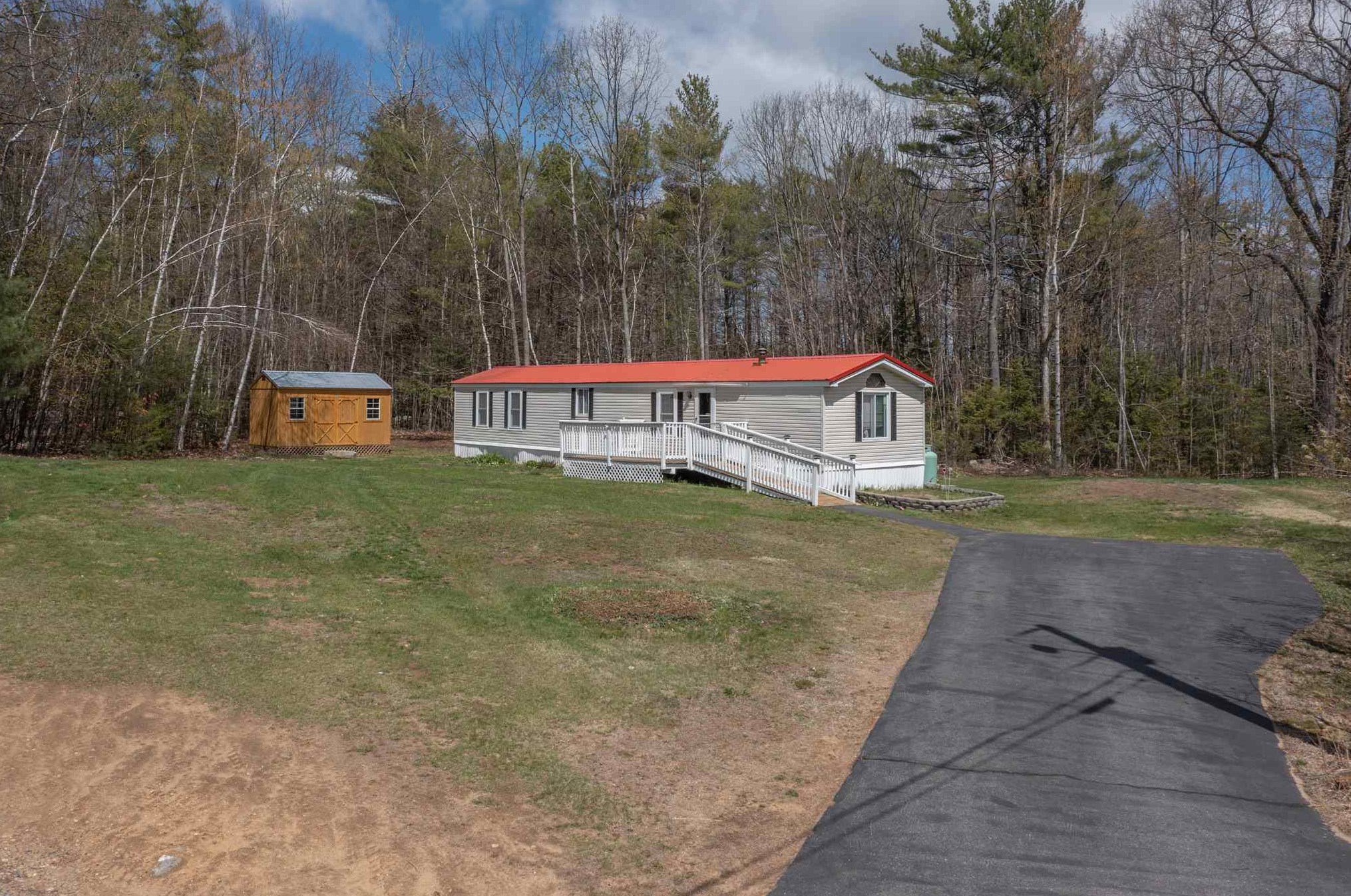 21 Valley Dr, Belmont, NH 03220