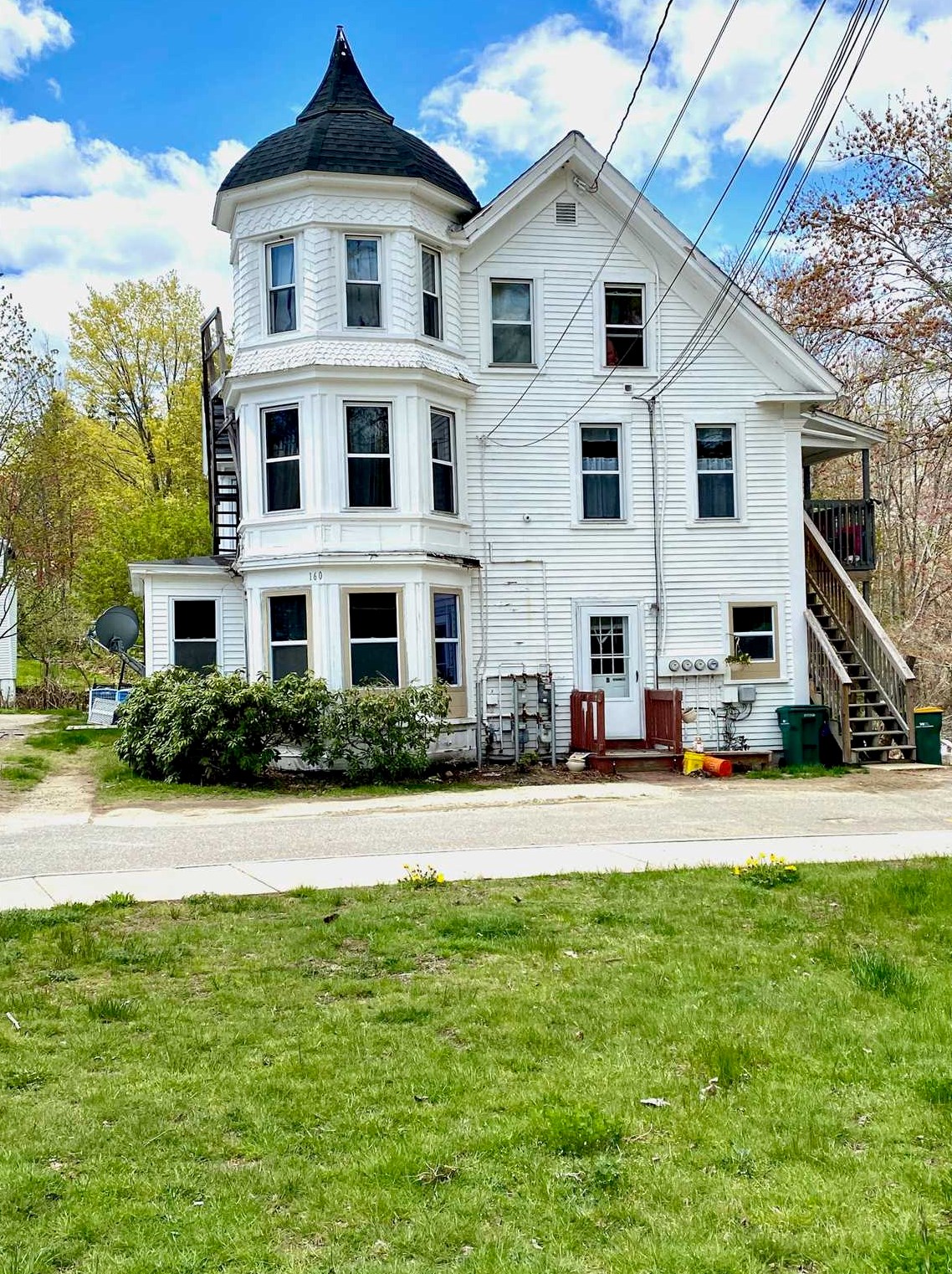 160 Autumn St, Rochester, NH 03868