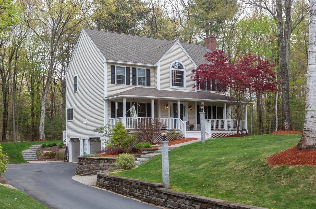 5 Cardinal Cir, Londonderry, NH 03053