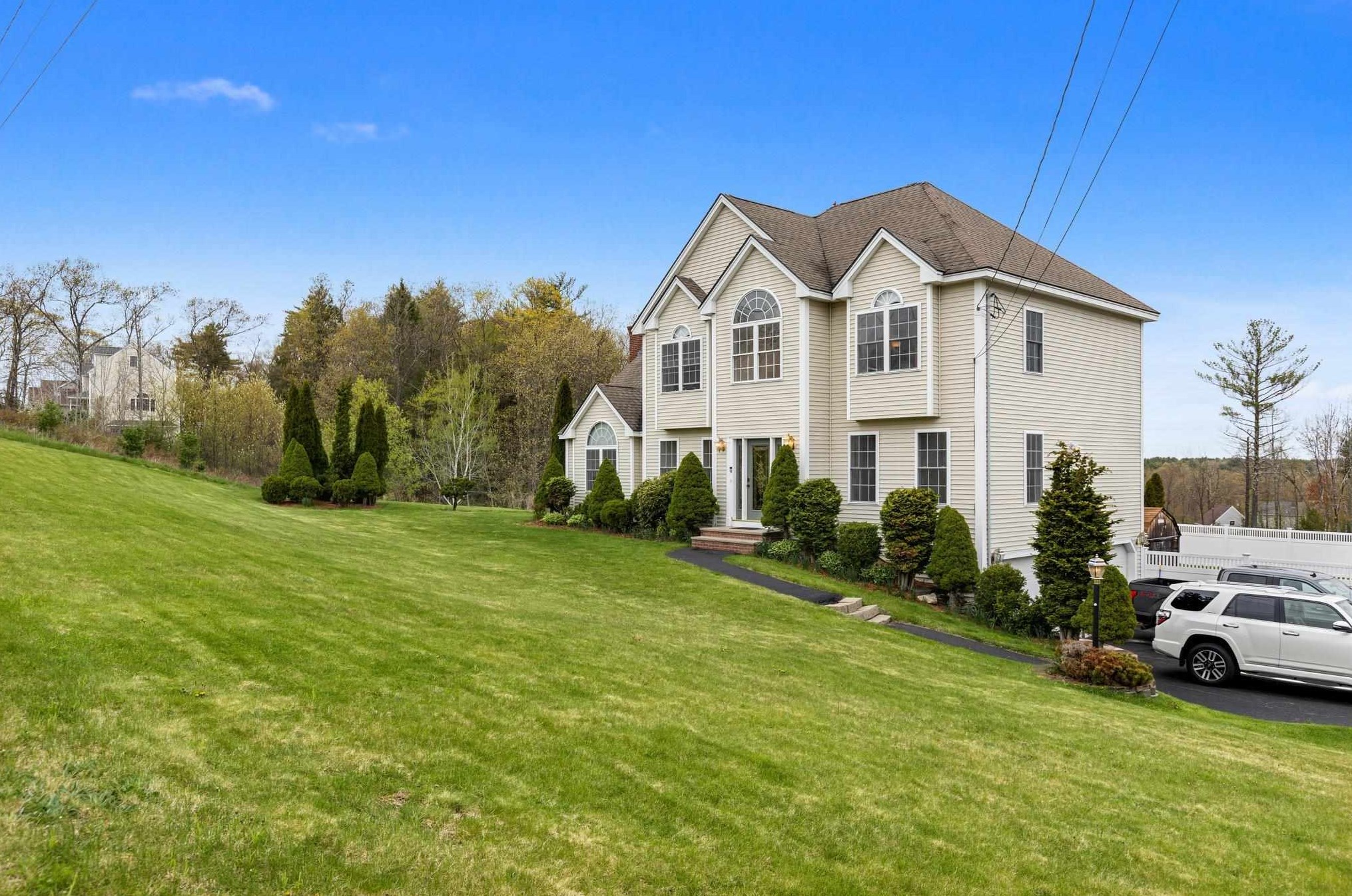 9 Steep Hill, Newton, NH 03858
