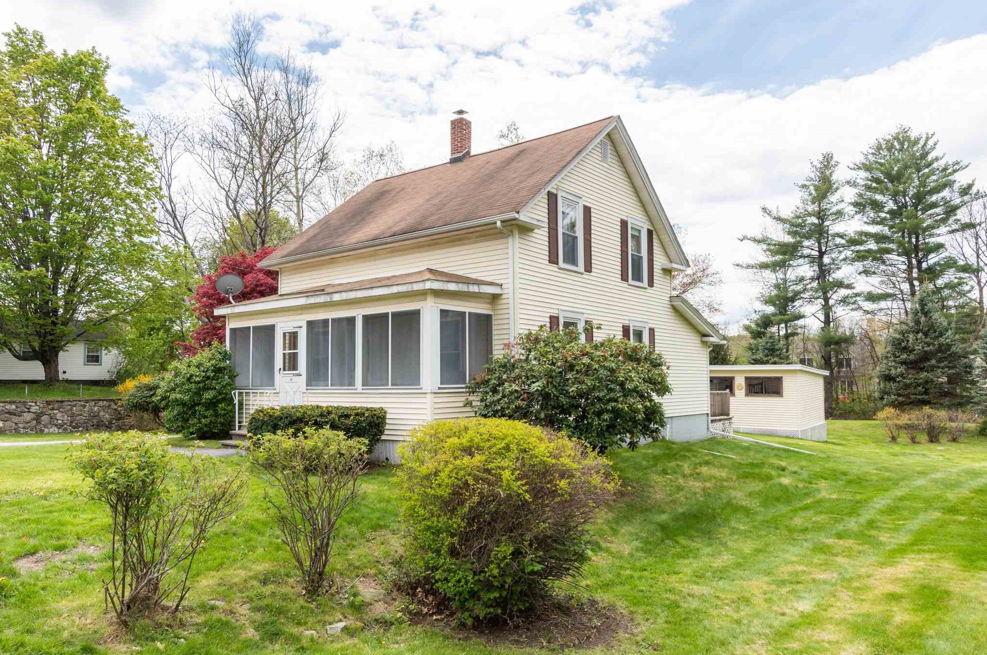 25 Main St, Manchester NH 03102-5129 exterior