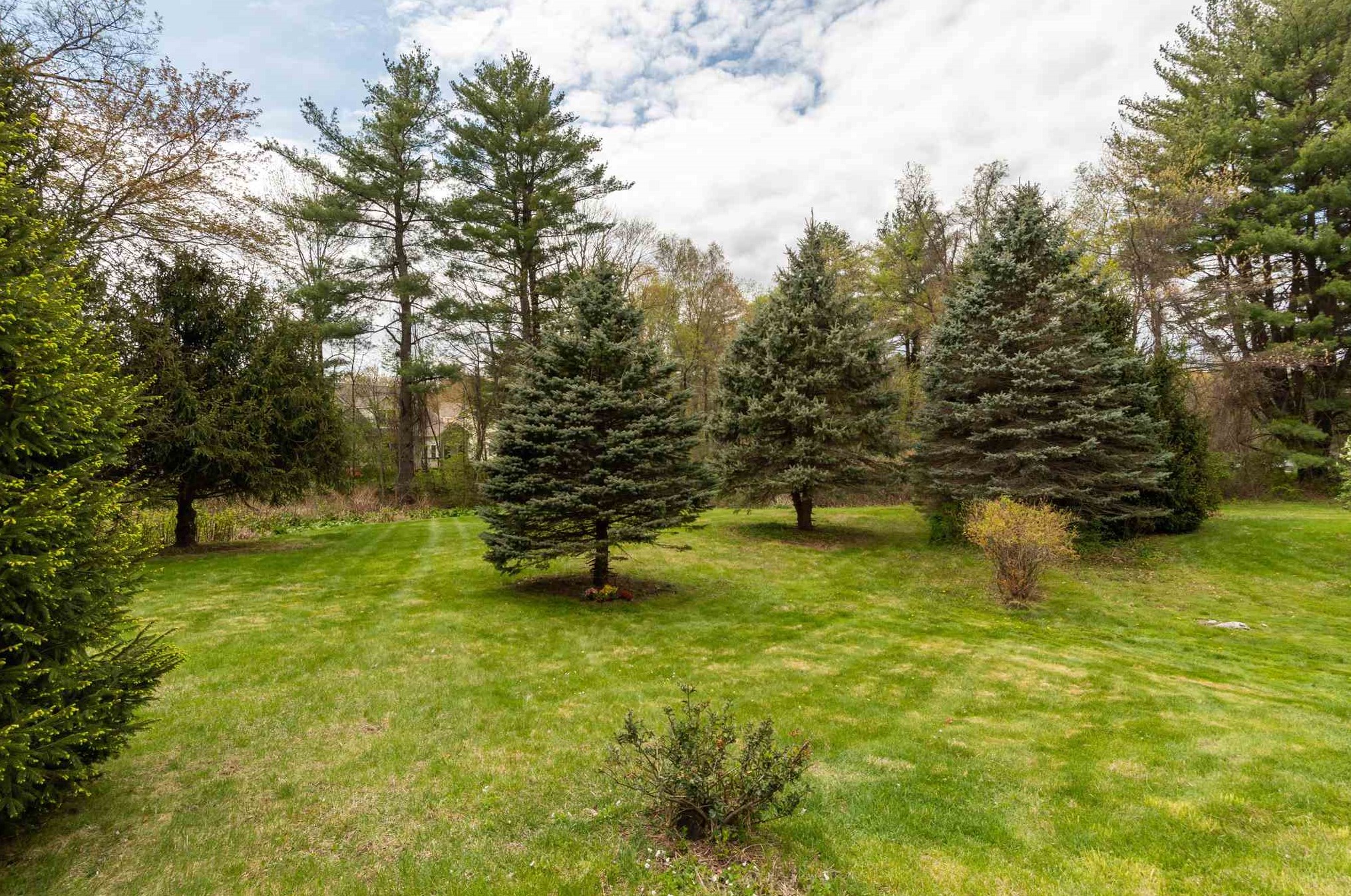 25 Main St, Manchester NH 03102-5129 exterior