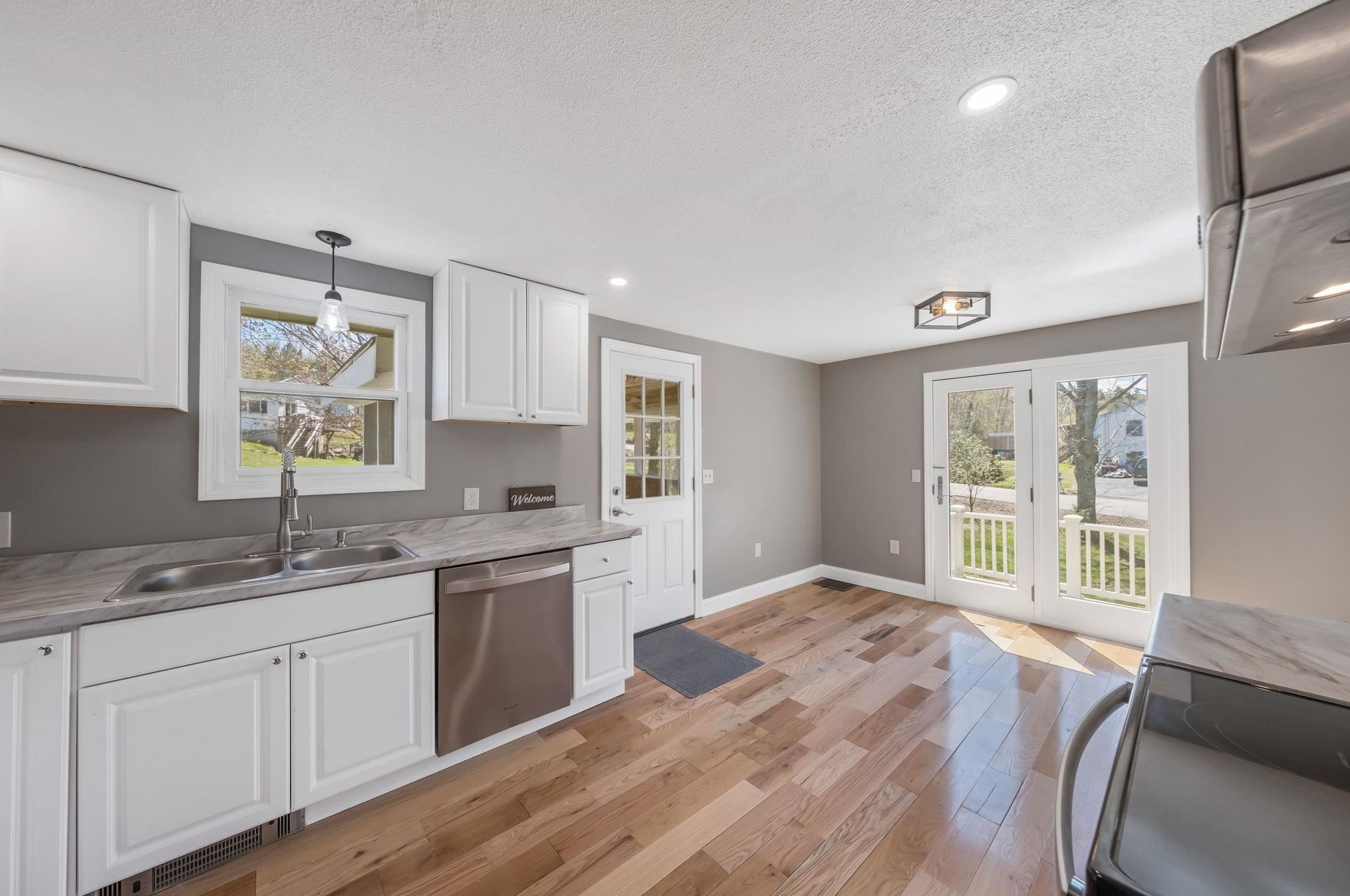 101 Chestnut St, Bridgewater NH  03222-3071 exterior