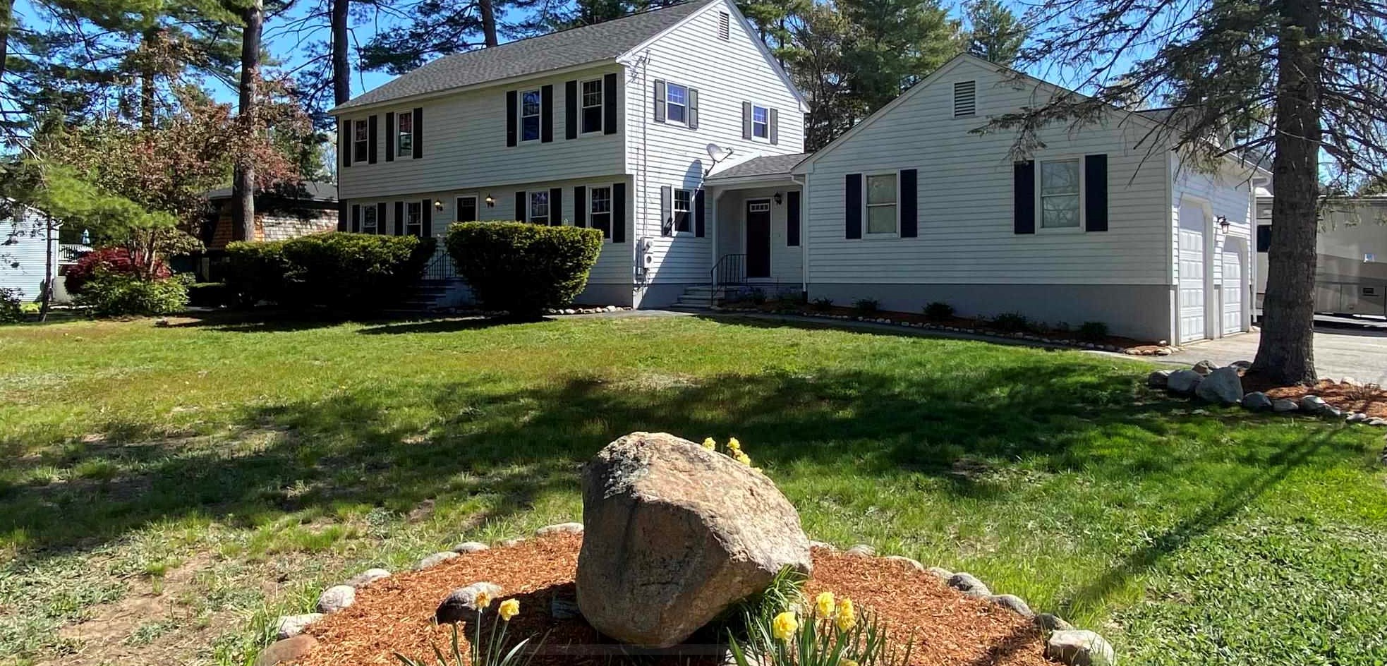 4297 Brown Ave, Manchester, NH 03103-7008