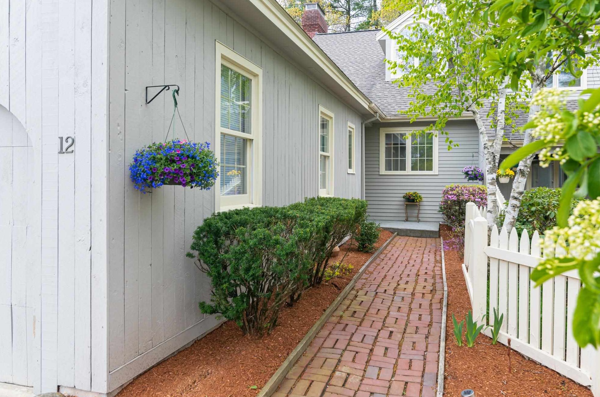 12 Wynridge Rd, Windham NH  03087-1658 exterior