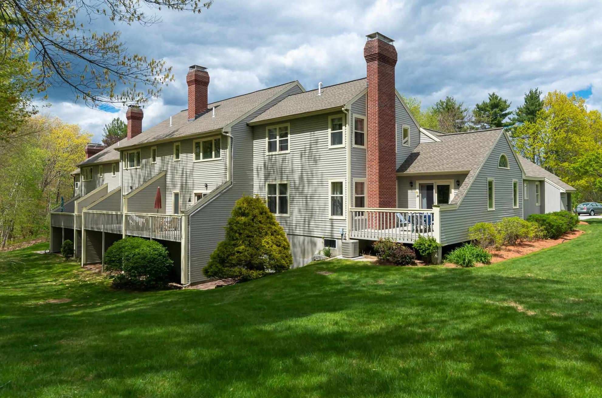 12 Wynridge Rd, Windham NH  03087-1628 exterior