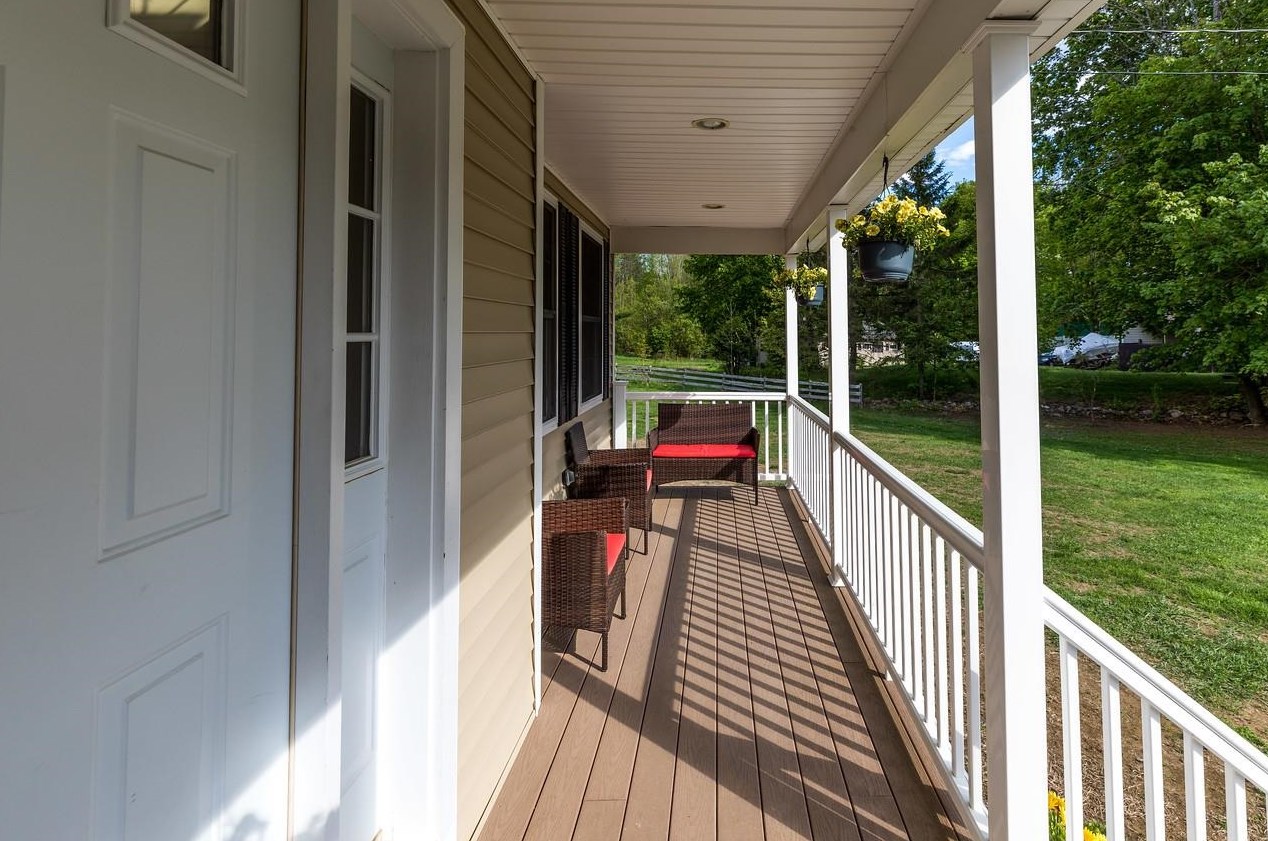 276 Main St, Danville, NH 03819