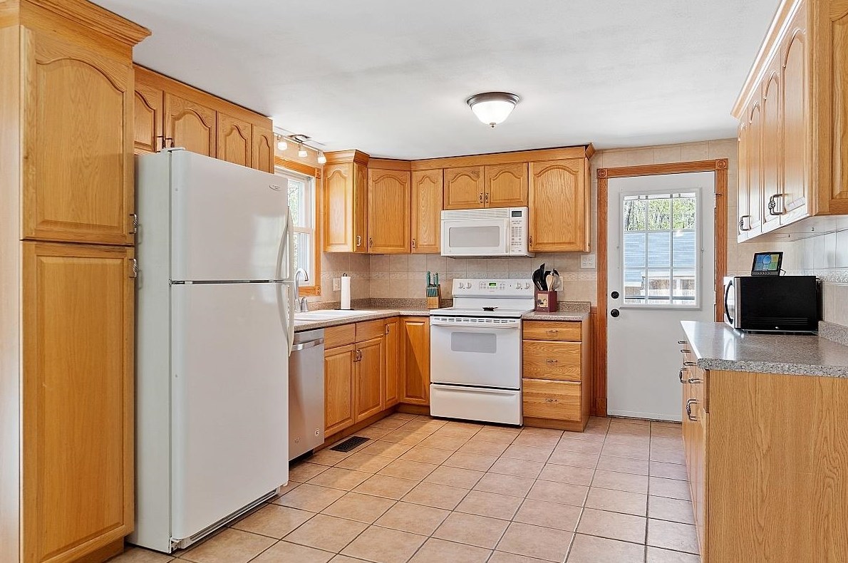 40 Brookline, Mason, NH 03048